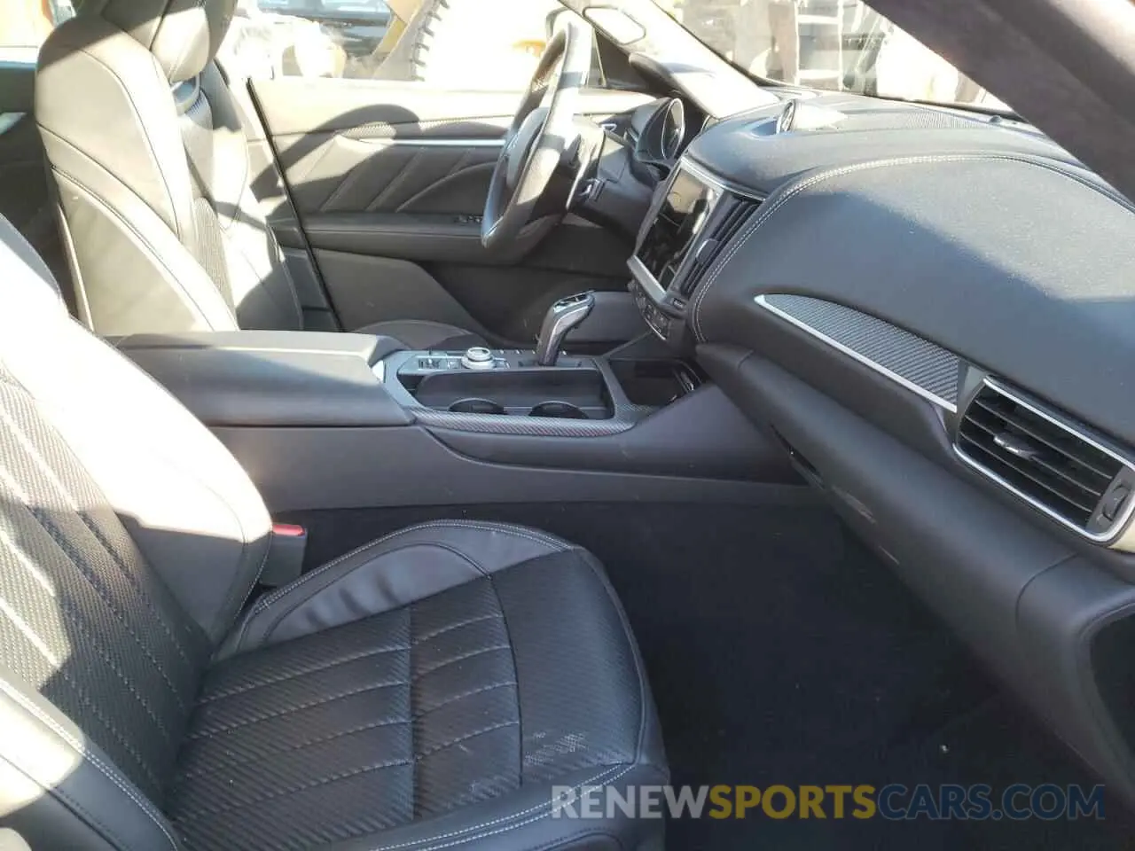 5 fotografías del automóvil dañado ZN661ZUA5MX359967 MASERATI ALL MODELS 2021