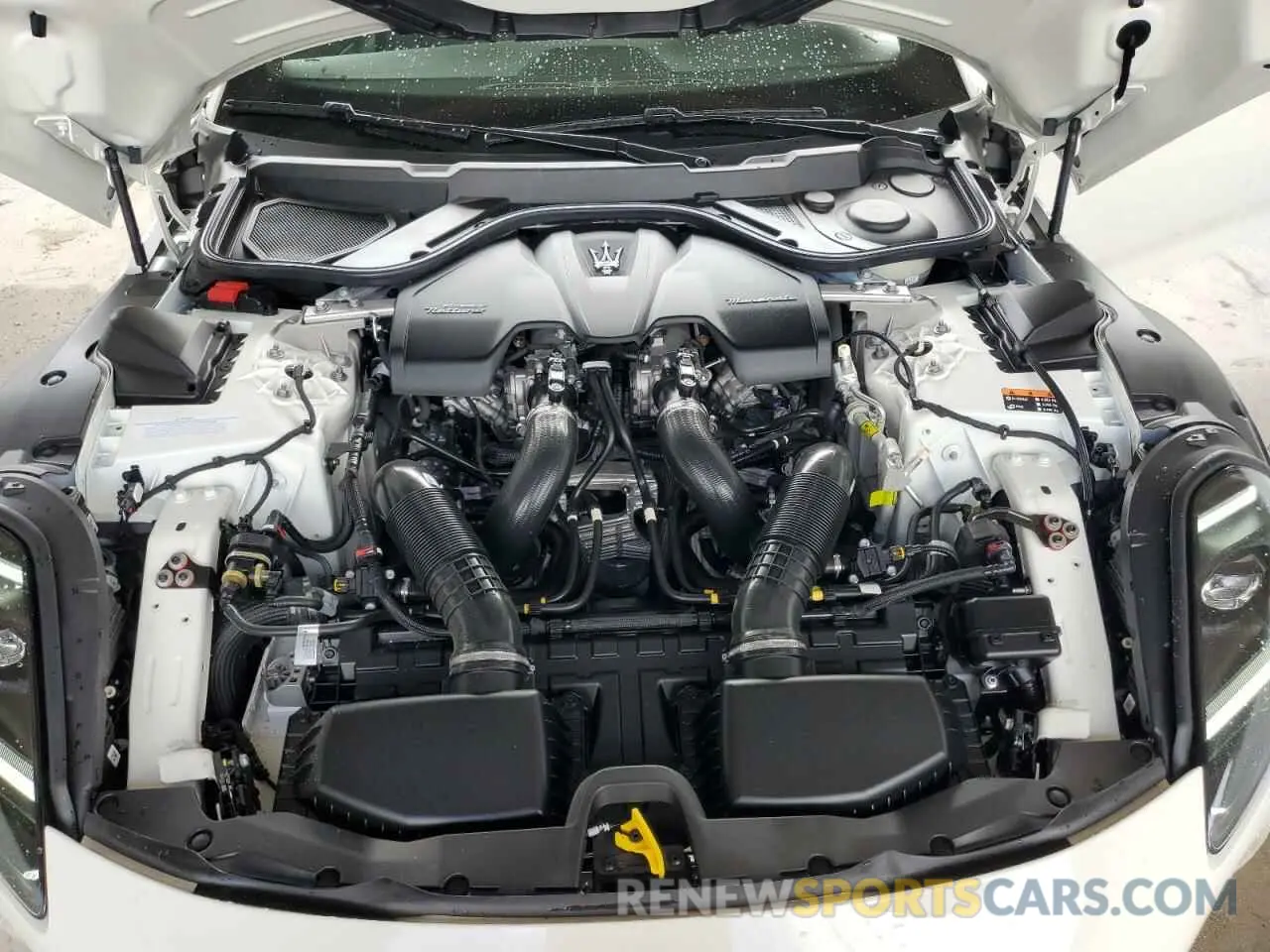 11 fotografías del automóvil dañado ZAMBMVBB6RX435887 MASERATI ALL MODELS 2024