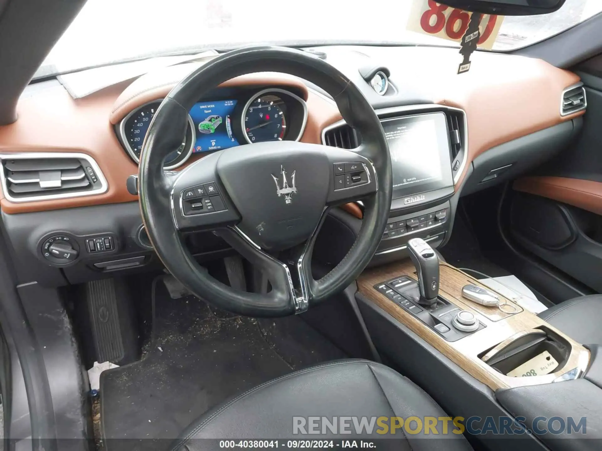 20 fotografías del automóvil dañado ZAM57YSAXK1334096 MASERATI GHIBLI 2019