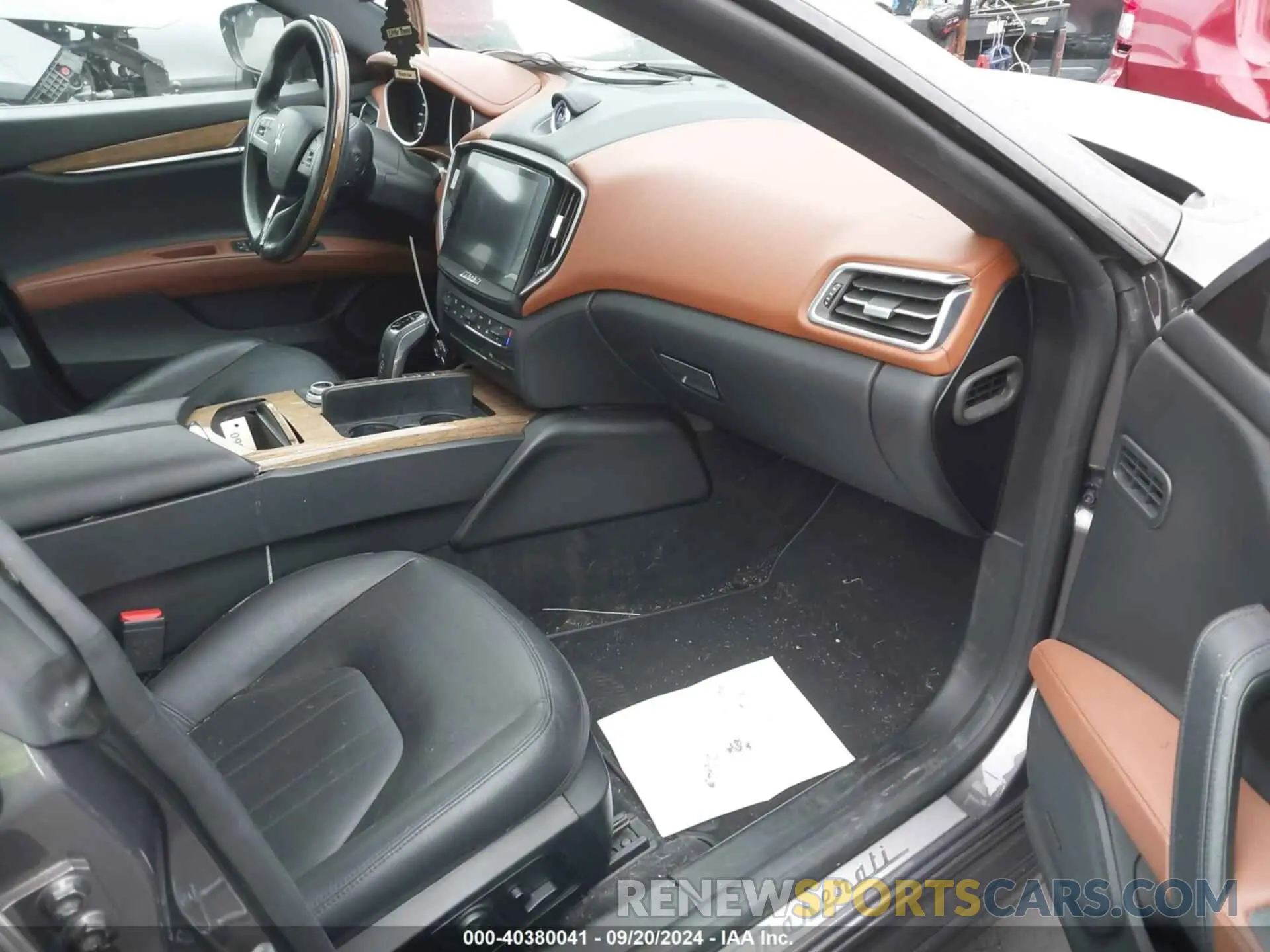 5 fotografías del automóvil dañado ZAM57YSAXK1334096 MASERATI GHIBLI 2019