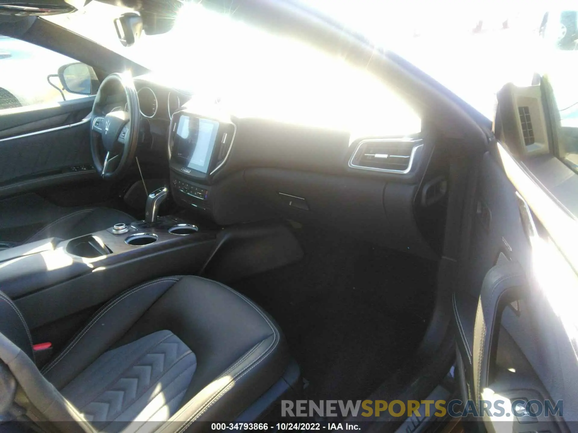 5 fotografías del automóvil dañado ZAM57YSL6K1338602 MASERATI GHIBLI 2019