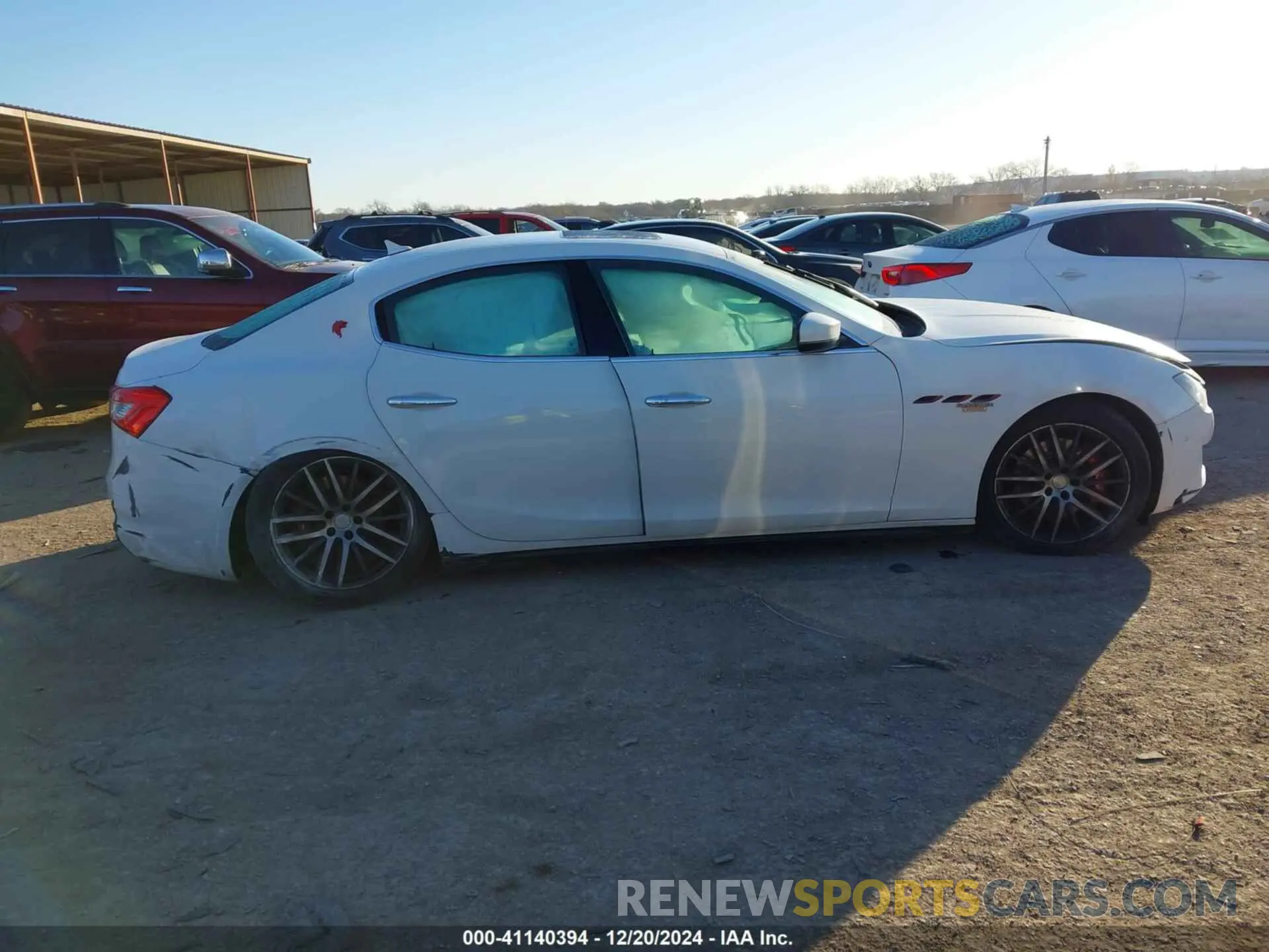 13 fotografías del automóvil dañado ZAM57YTA5K1316037 MASERATI GHIBLI 2019