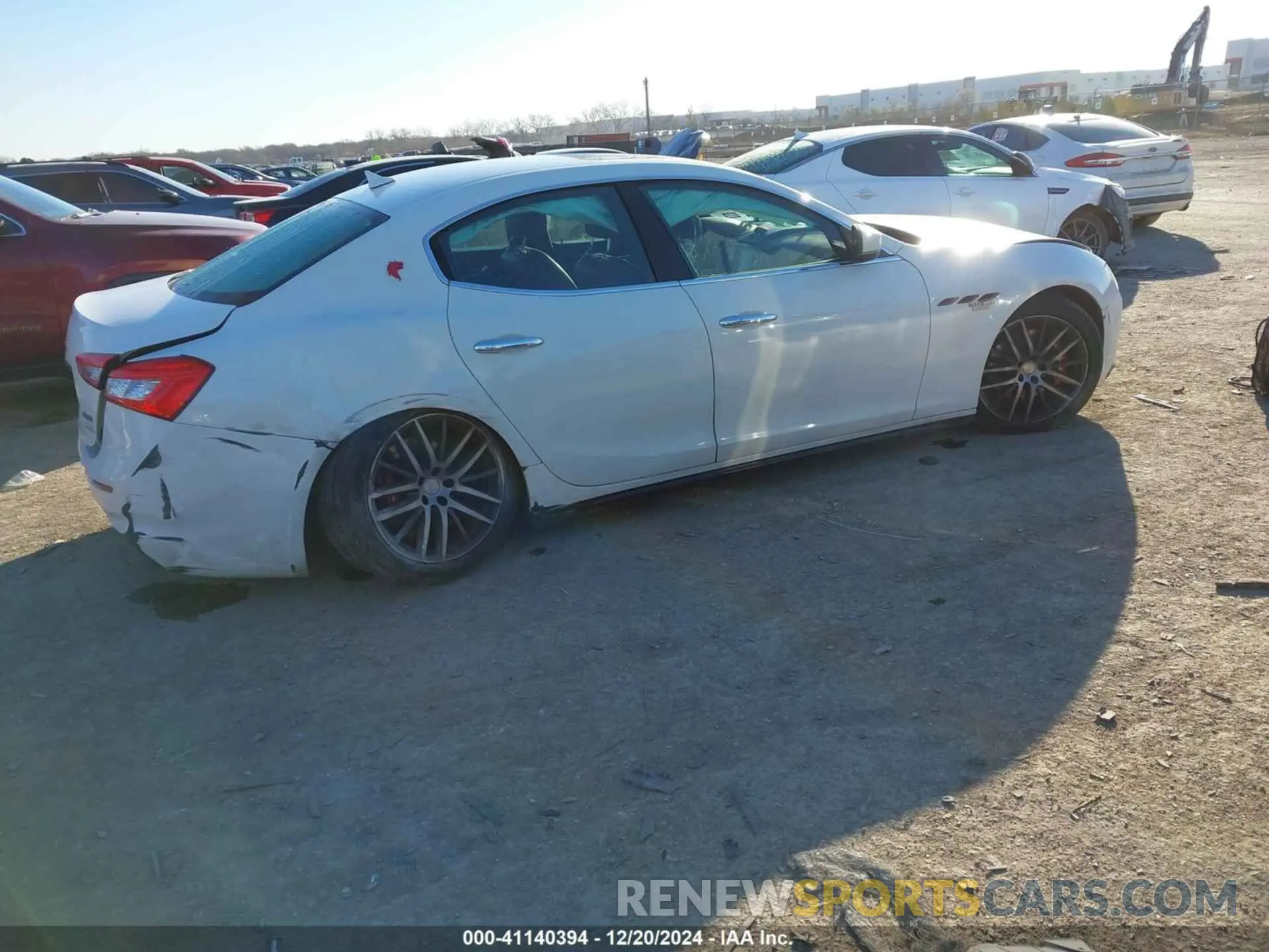 4 fotografías del automóvil dañado ZAM57YTA5K1316037 MASERATI GHIBLI 2019
