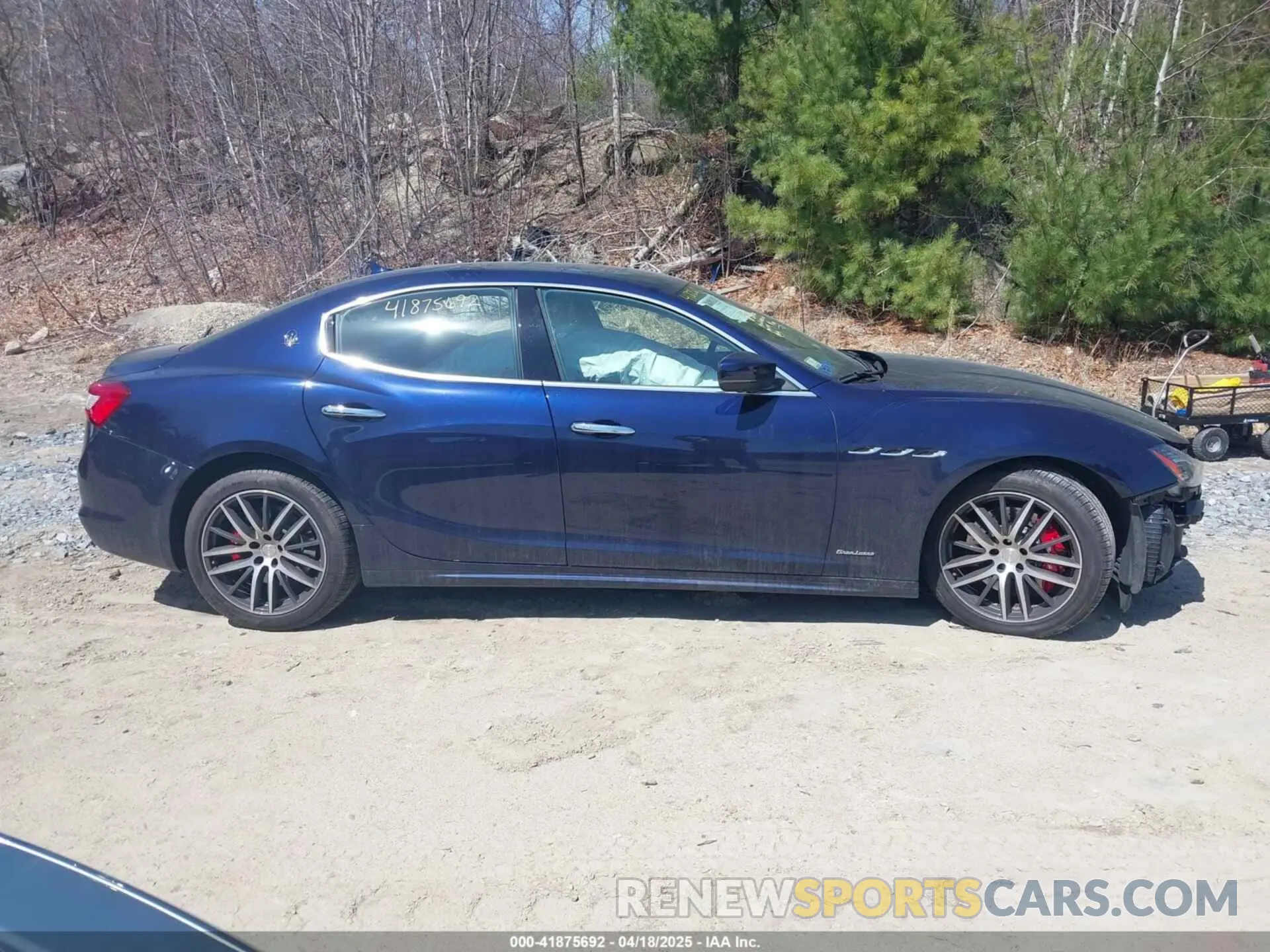 14 fotografías del automóvil dañado ZAM57YTLXK1338200 MASERATI GHIBLI 2019