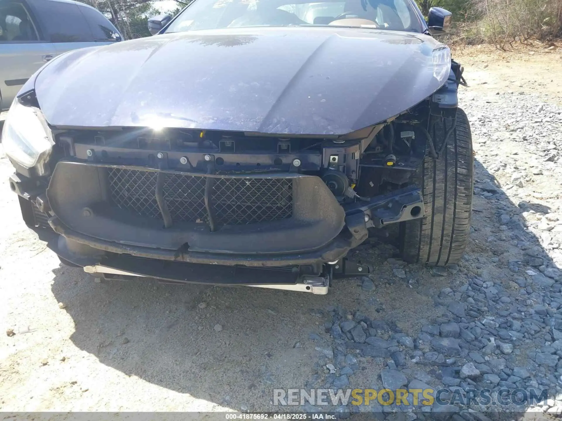 19 fotografías del automóvil dañado ZAM57YTLXK1338200 MASERATI GHIBLI 2019