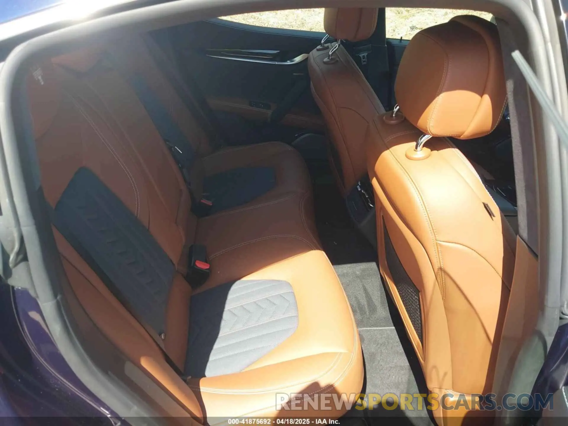 8 fotografías del automóvil dañado ZAM57YTLXK1338200 MASERATI GHIBLI 2019