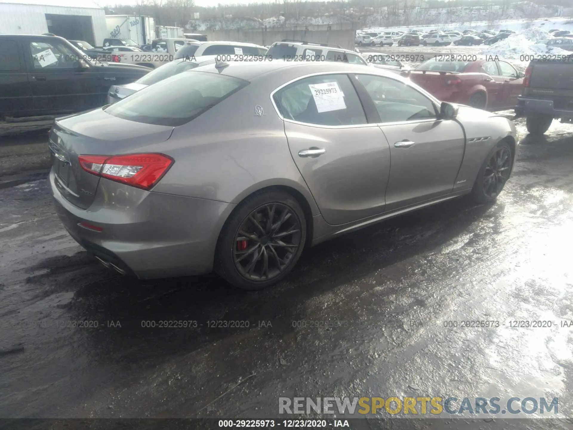 4 fotografías del automóvil dañado ZAM57YTS1K1340151 MASERATI GHIBLI 2019