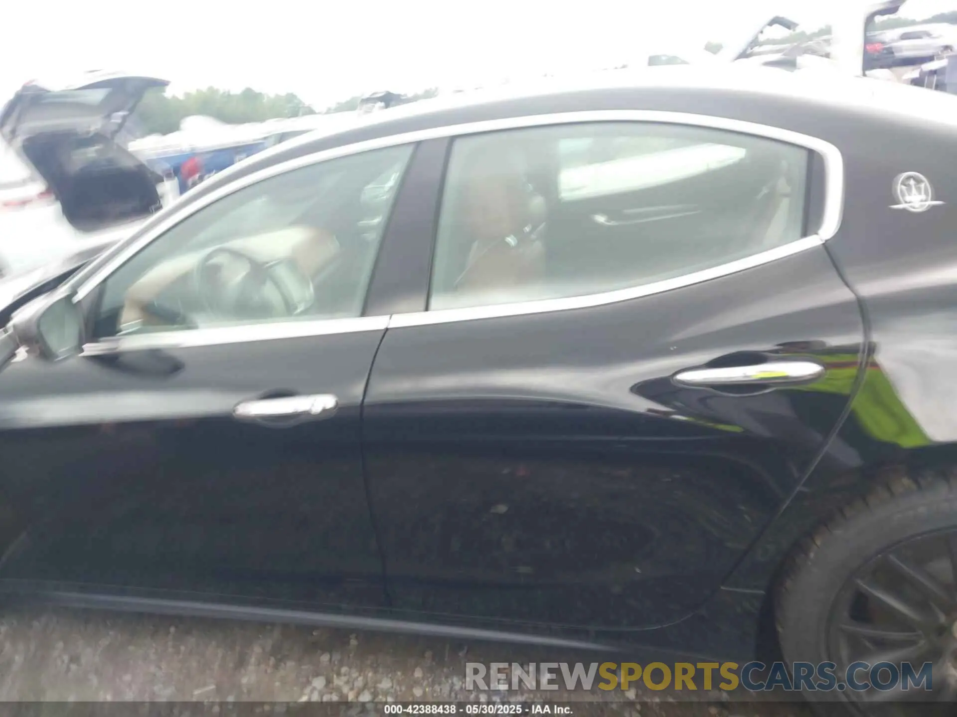 14 fotografías del automóvil dañado ZAM57XSA6L1356673 MASERATI GHIBLI 2020