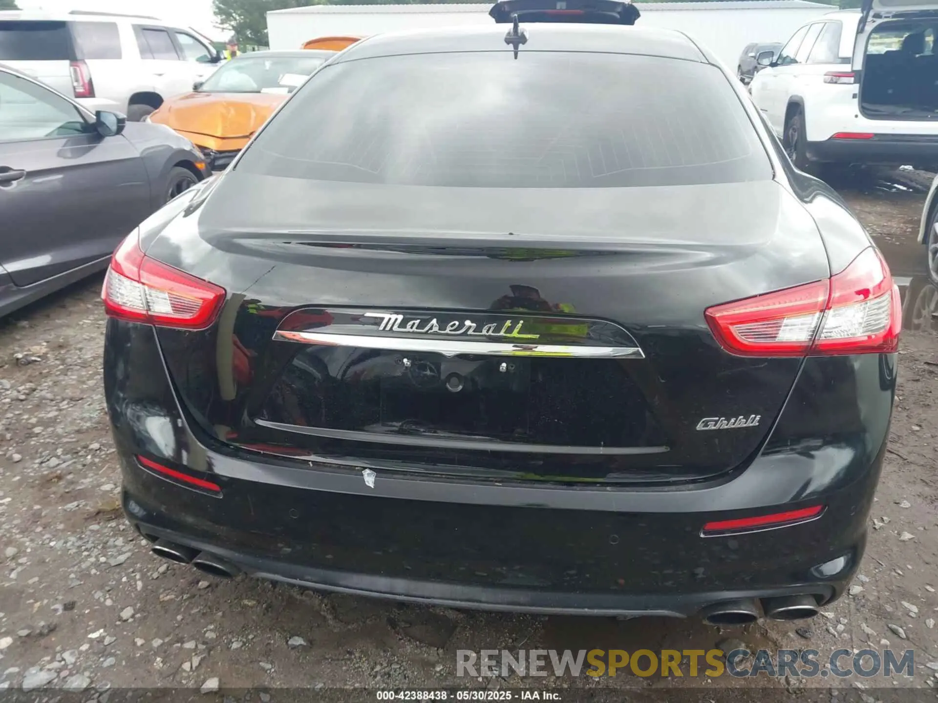 16 fotografías del automóvil dañado ZAM57XSA6L1356673 MASERATI GHIBLI 2020