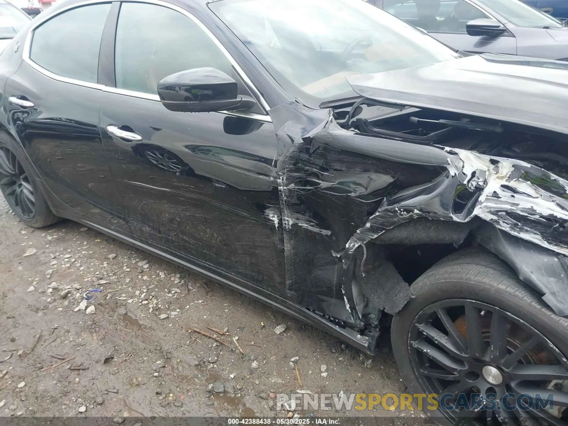 19 fotografías del automóvil dañado ZAM57XSA6L1356673 MASERATI GHIBLI 2020