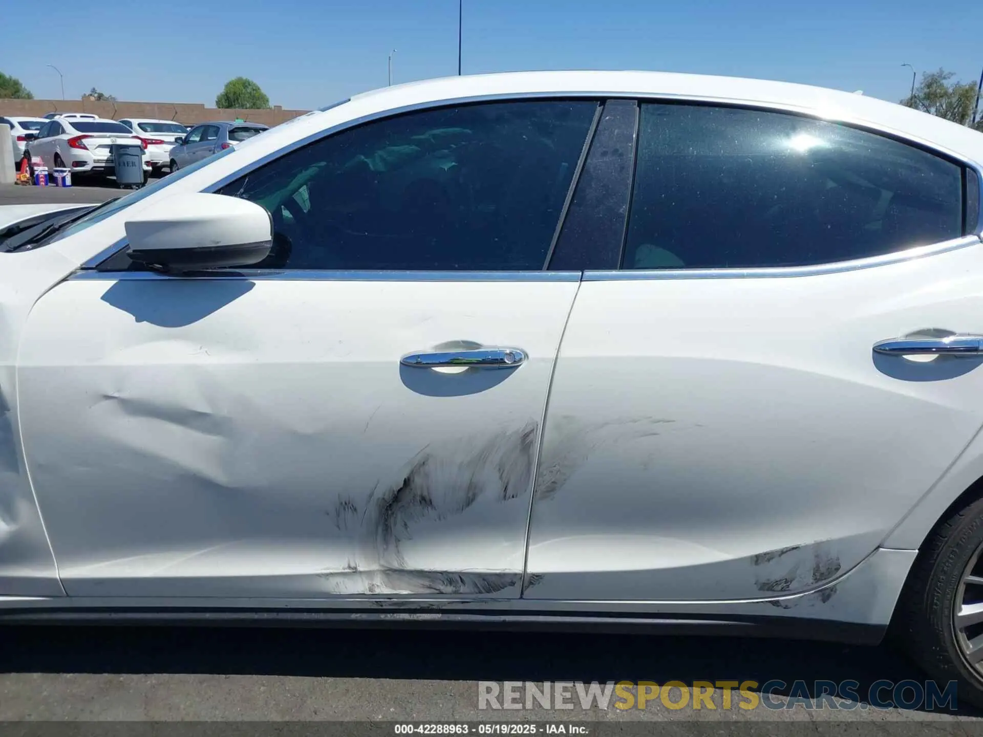 15 fotografías del automóvil dañado ZAM57XSA7L1344404 MASERATI GHIBLI 2020