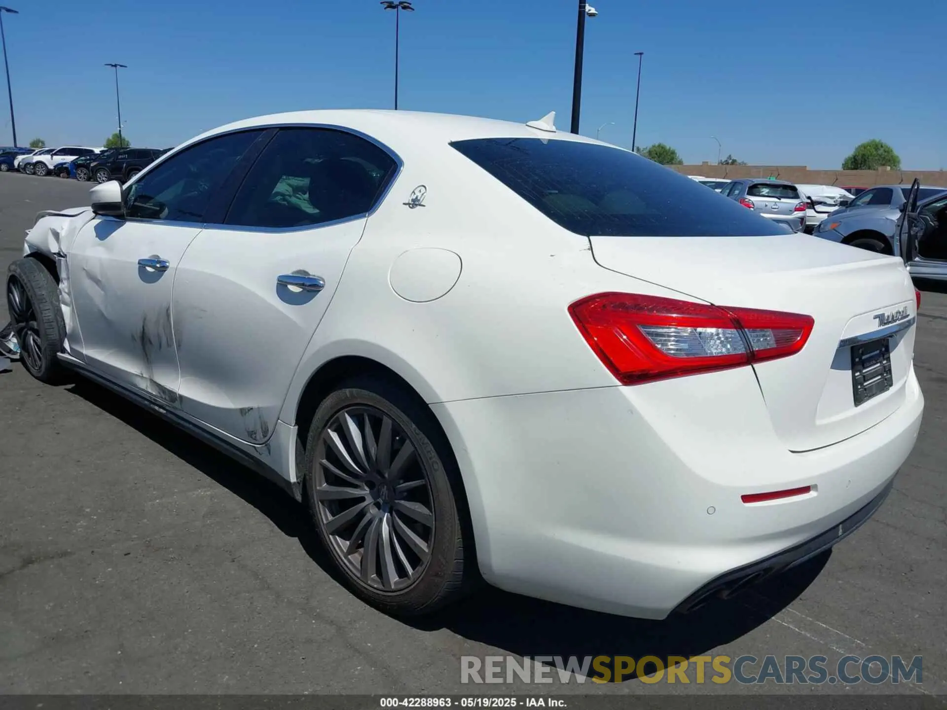 3 fotografías del automóvil dañado ZAM57XSA7L1344404 MASERATI GHIBLI 2020