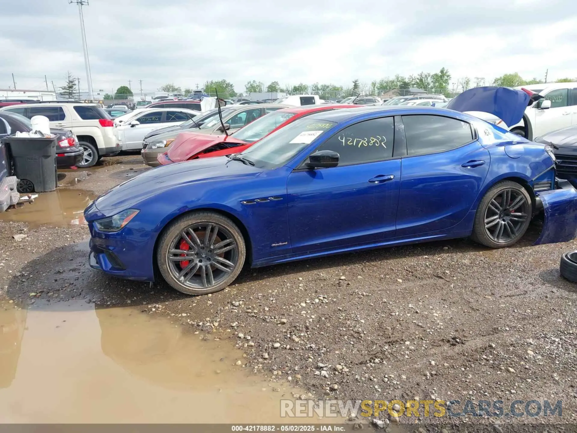 2 fotografías del automóvil dañado ZAM57YTS9L1353960 MASERATI GHIBLI 2020