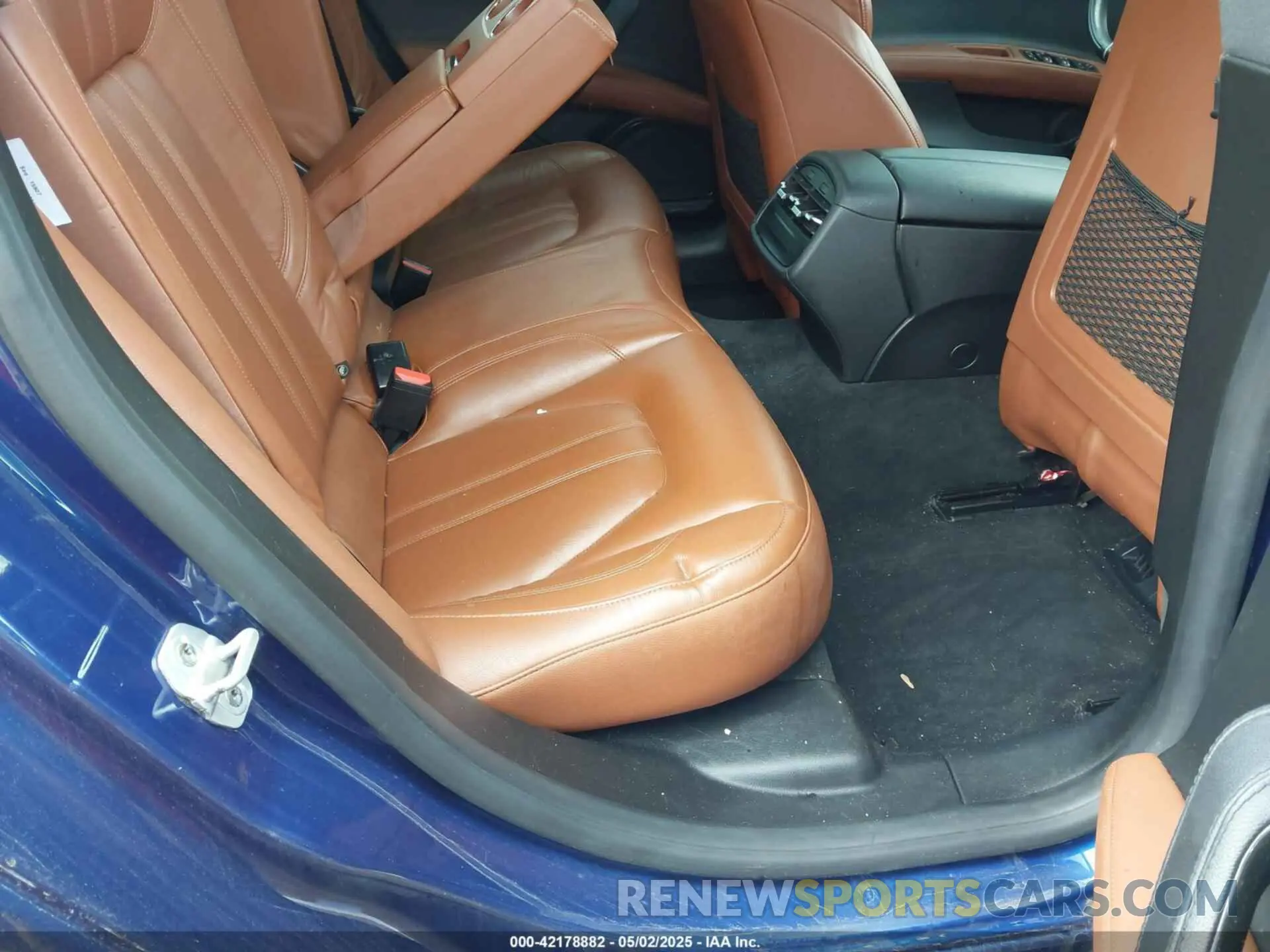 8 fotografías del automóvil dañado ZAM57YTS9L1353960 MASERATI GHIBLI 2020