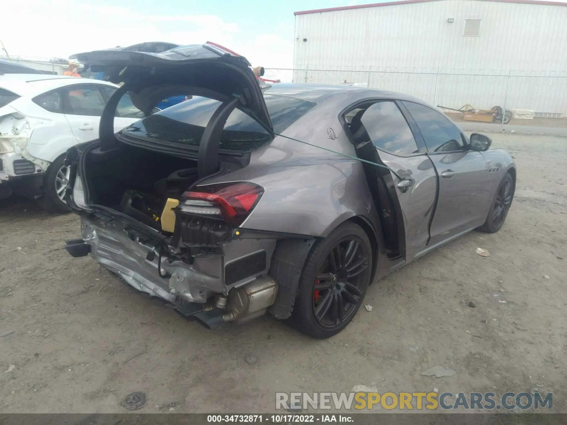 4 fotografías del automóvil dañado ZAM57XSA5M1365625 MASERATI GHIBLI 2021