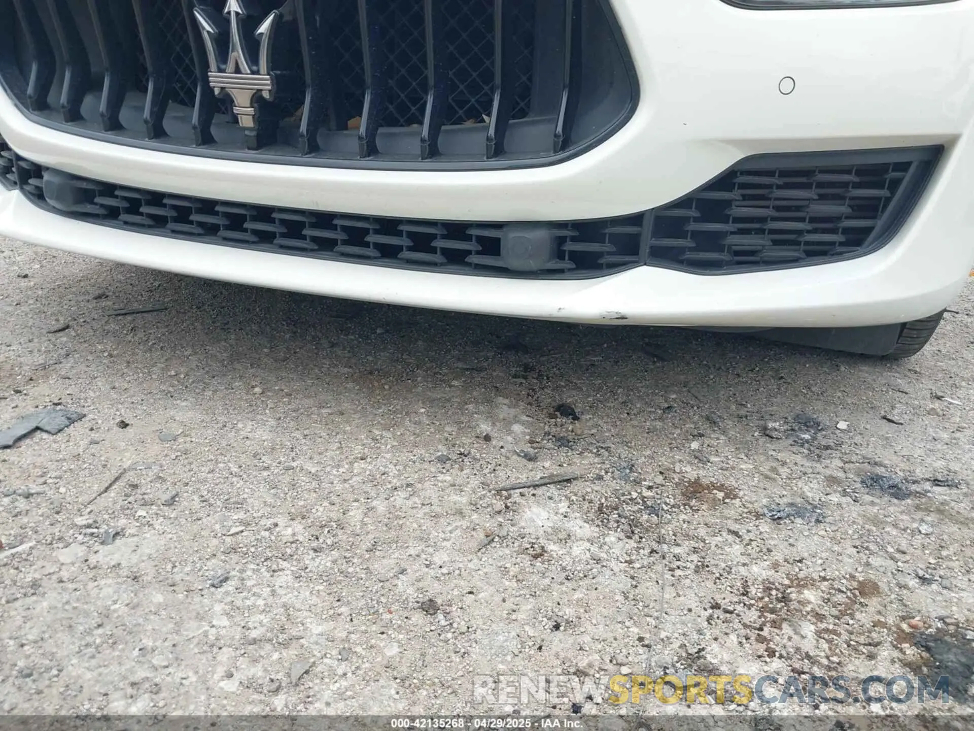6 fotografías del automóvil dañado ZAM57XSA6M1369960 MASERATI GHIBLI 2021