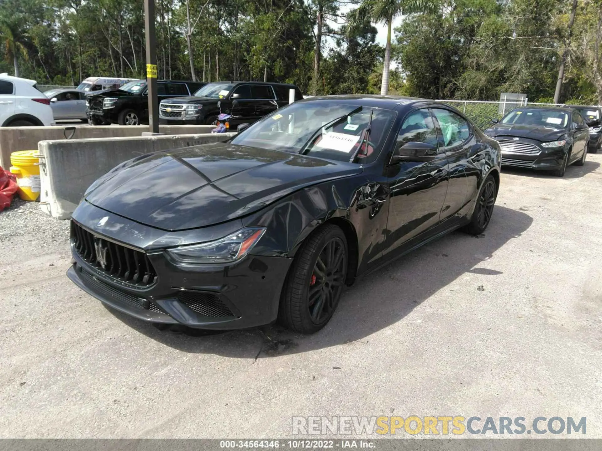 2 fotografías del automóvil dañado ZAM57YSM0N1385640 MASERATI GHIBLI 2022