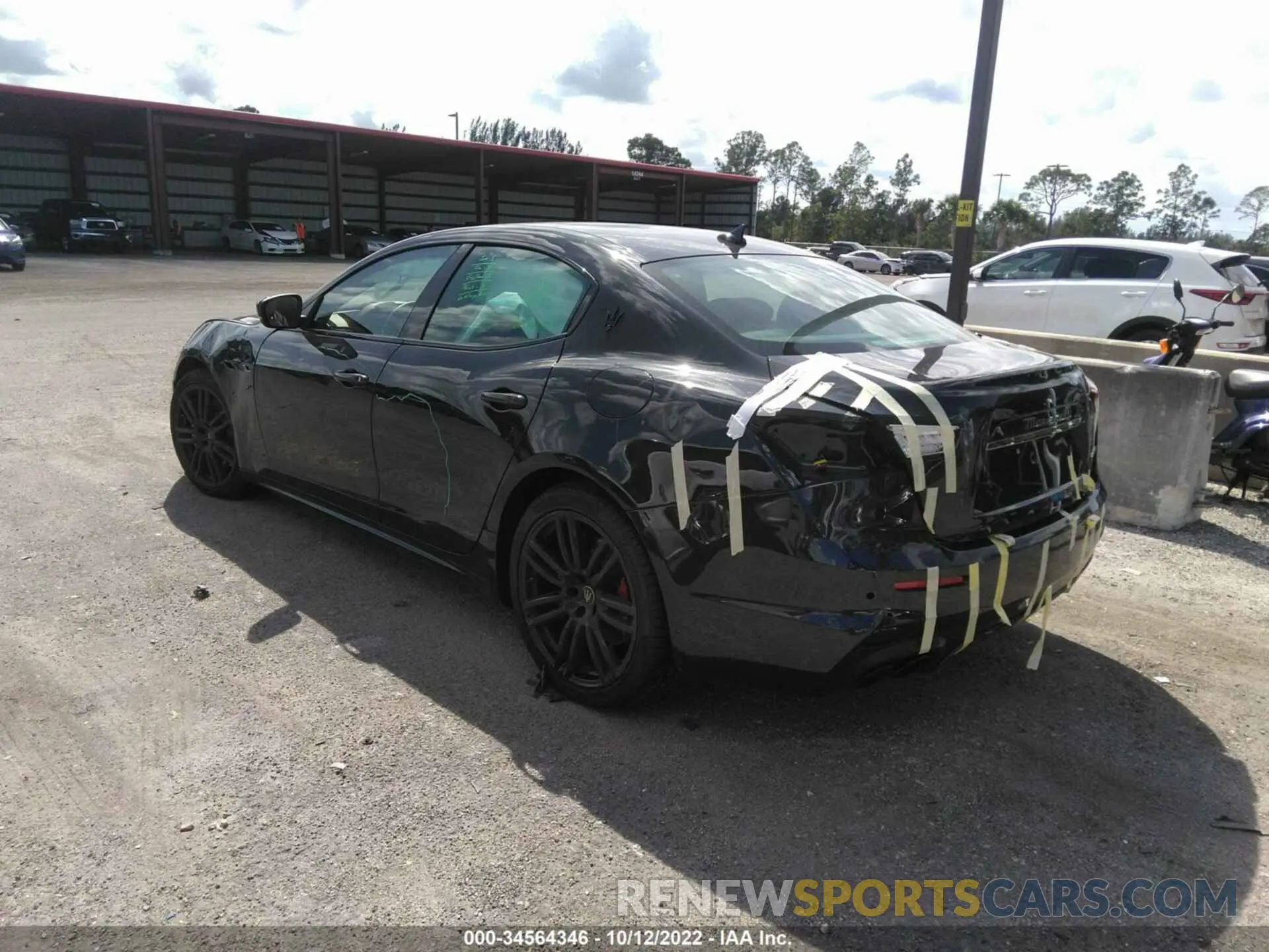 3 fotografías del automóvil dañado ZAM57YSM0N1385640 MASERATI GHIBLI 2022