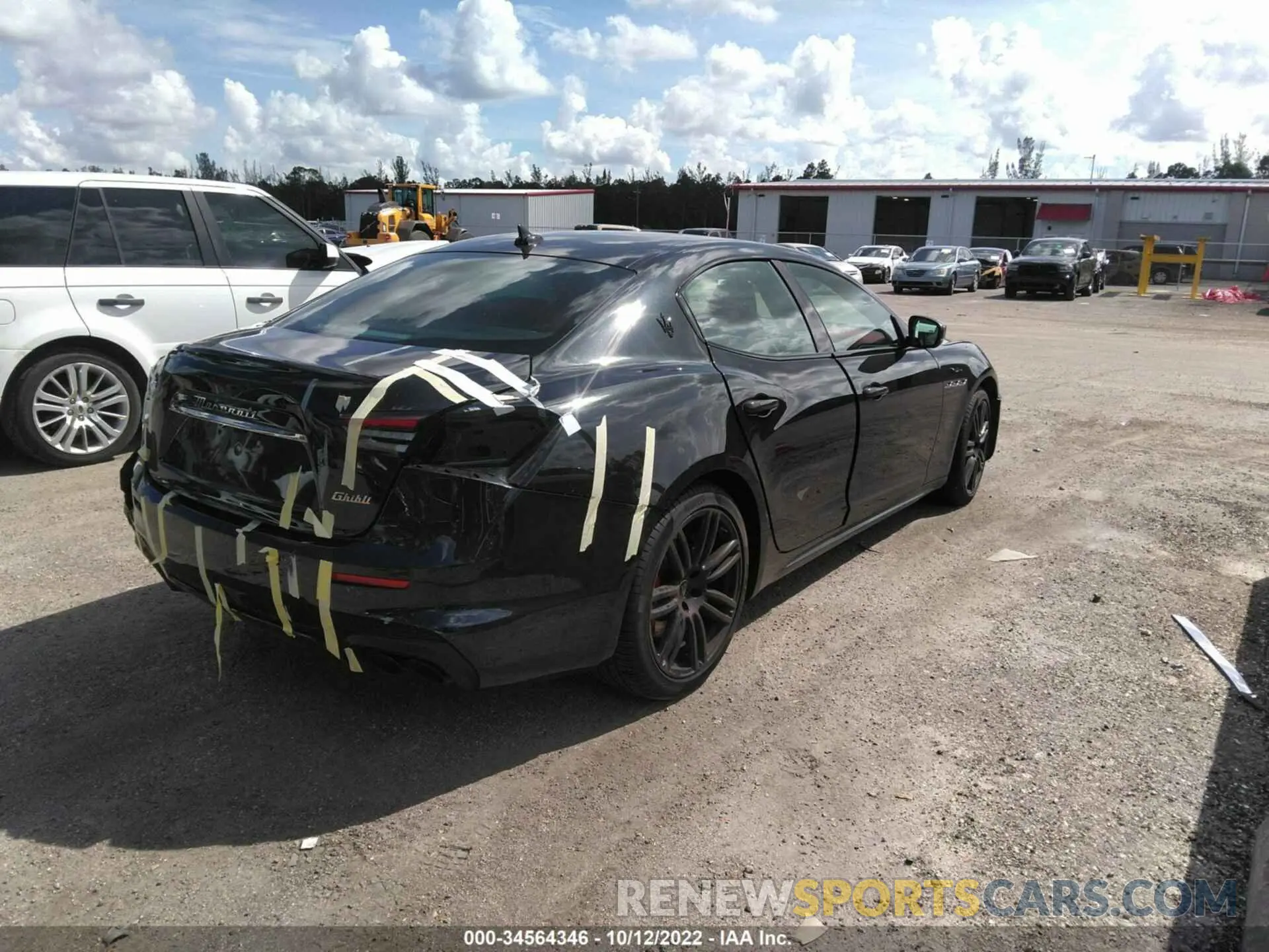 4 fotografías del automóvil dañado ZAM57YSM0N1385640 MASERATI GHIBLI 2022