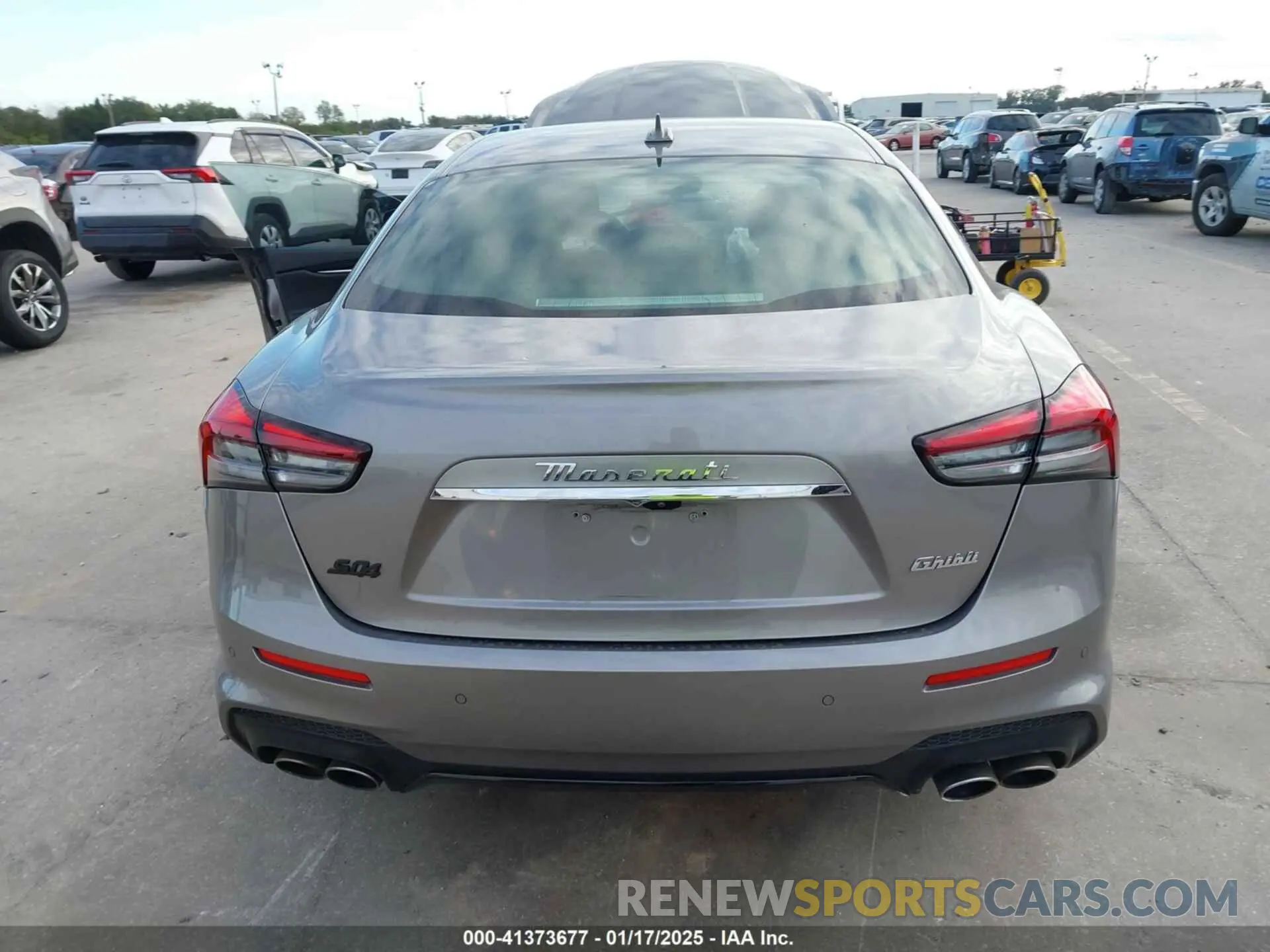 16 fotografías del automóvil dañado ZAM57YSM2N1391410 MASERATI GHIBLI 2022