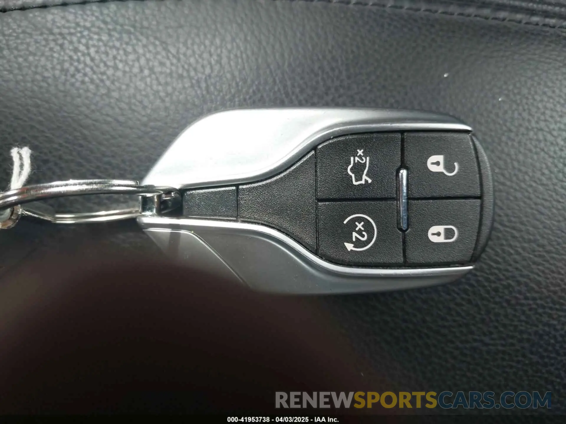 11 fotografías del automóvil dañado ZAM57YTM6PX414041 MASERATI GHIBLI 2023