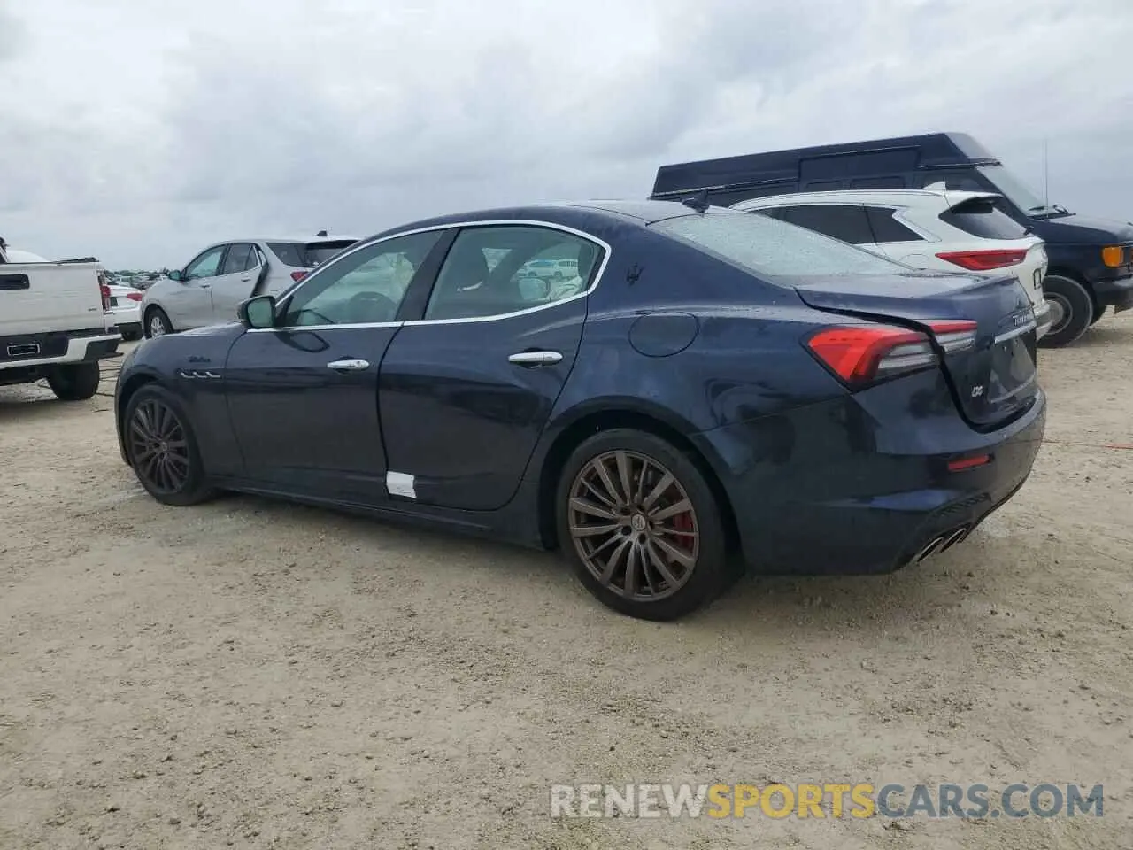 2 fotografías del automóvil dañado ZAM57YTM8PX414042 MASERATI GHIBLI MOD 2023