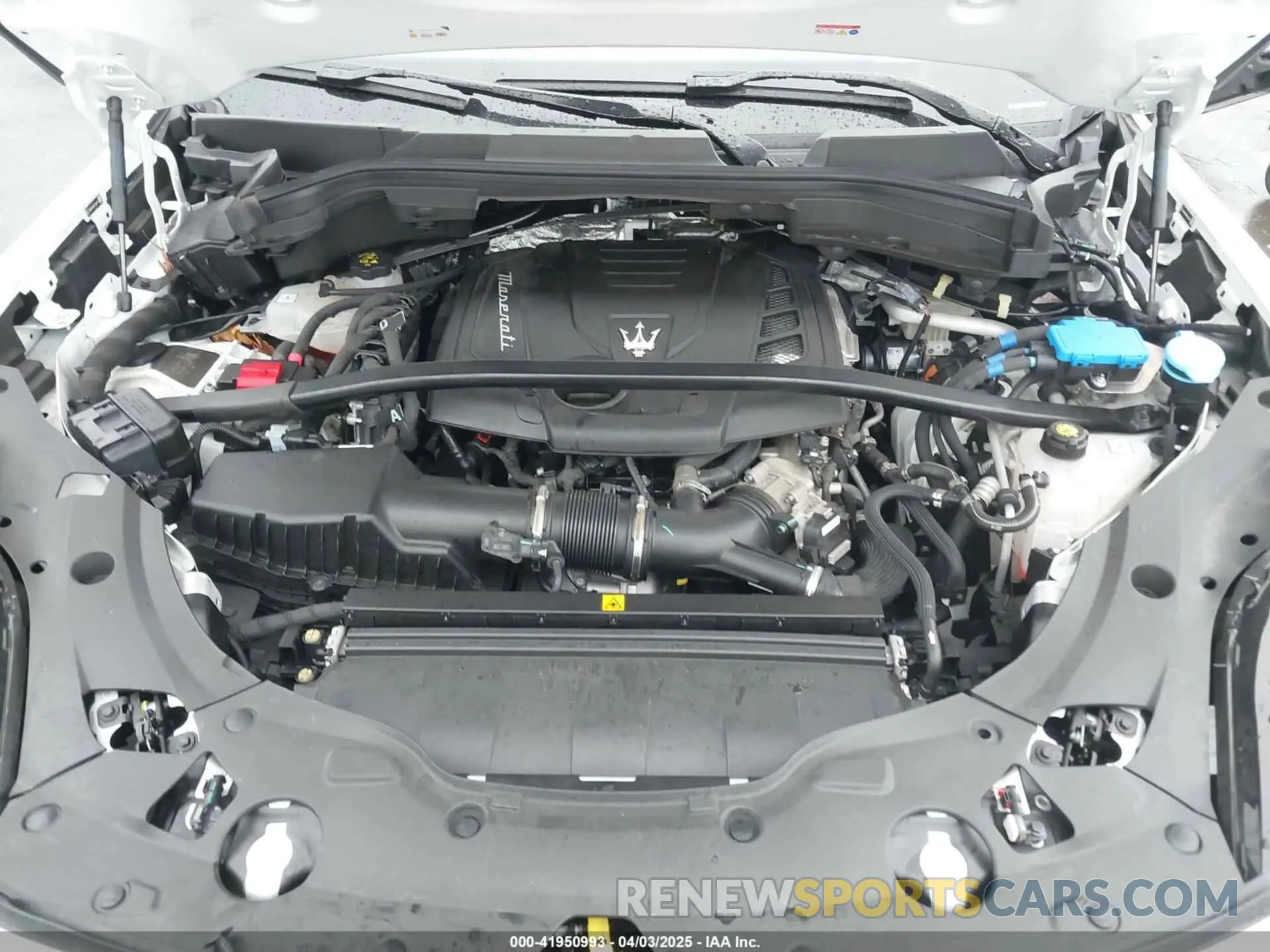 10 fotografías del automóvil dañado ZN682AVA1P7416028 MASERATI GRECALE 2023