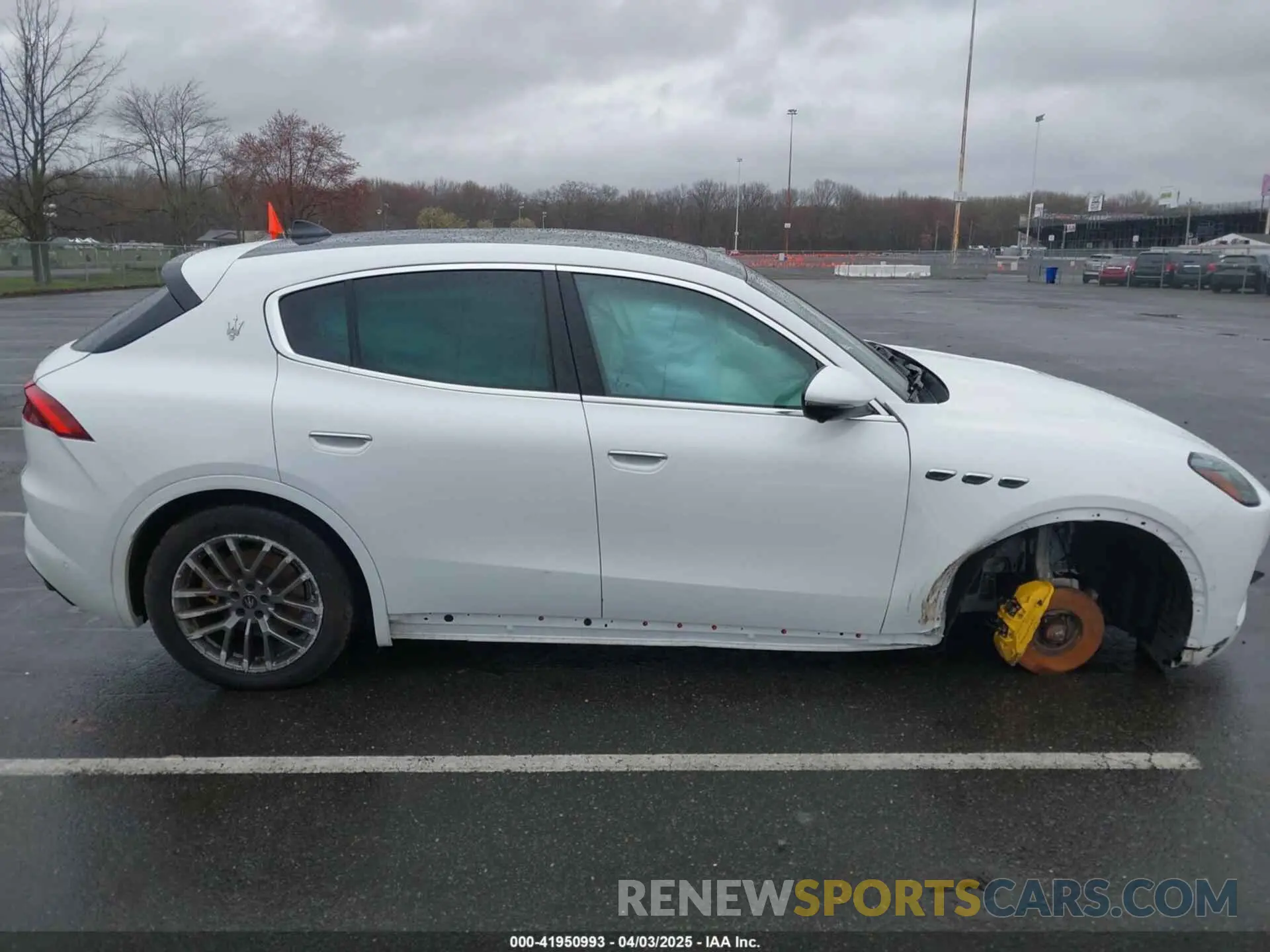 18 fotografías del automóvil dañado ZN682AVA1P7416028 MASERATI GRECALE 2023