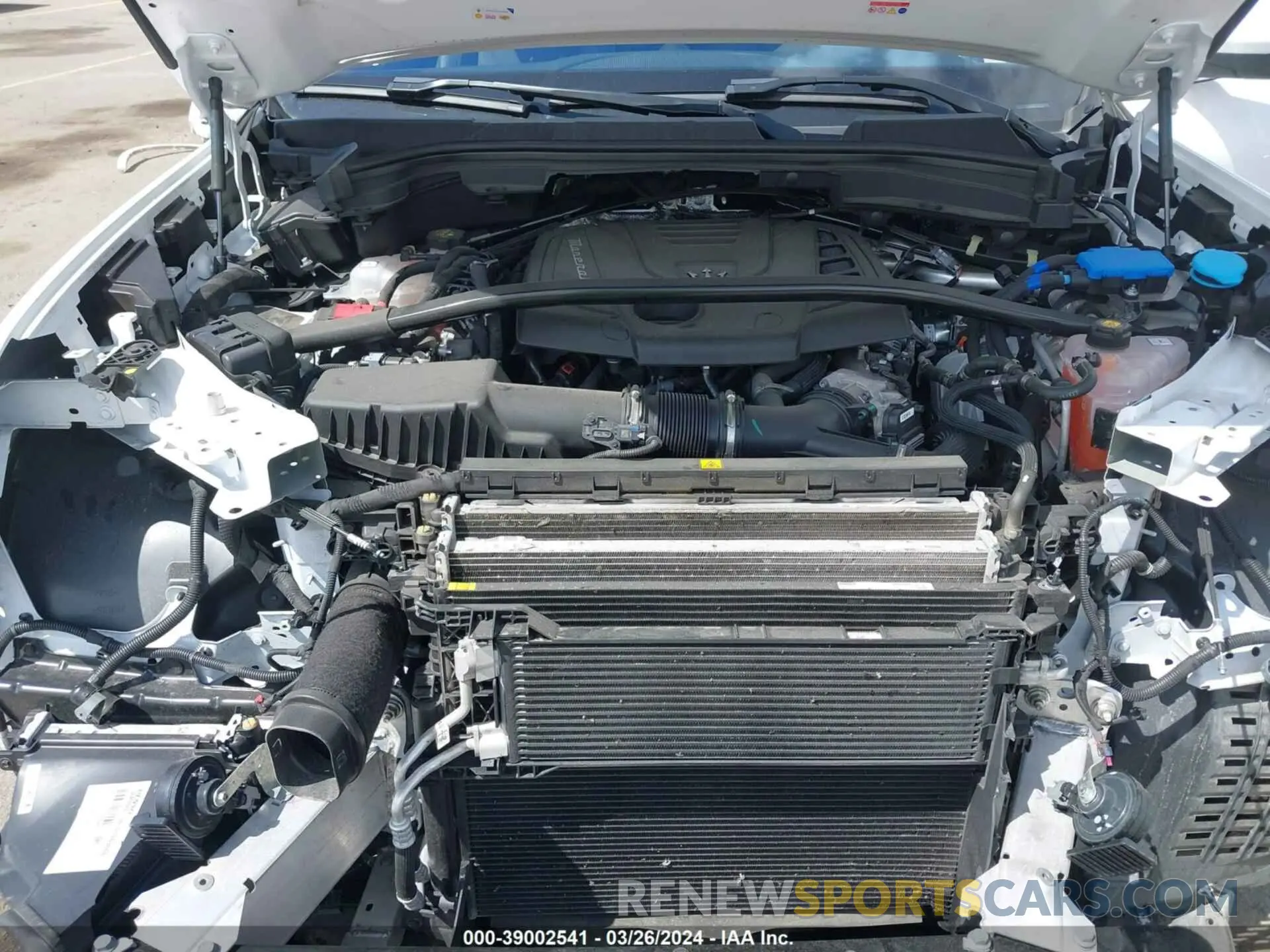 10 fotografías del automóvil dañado ZN682AVAXP7416108 MASERATI GRECALE 2023