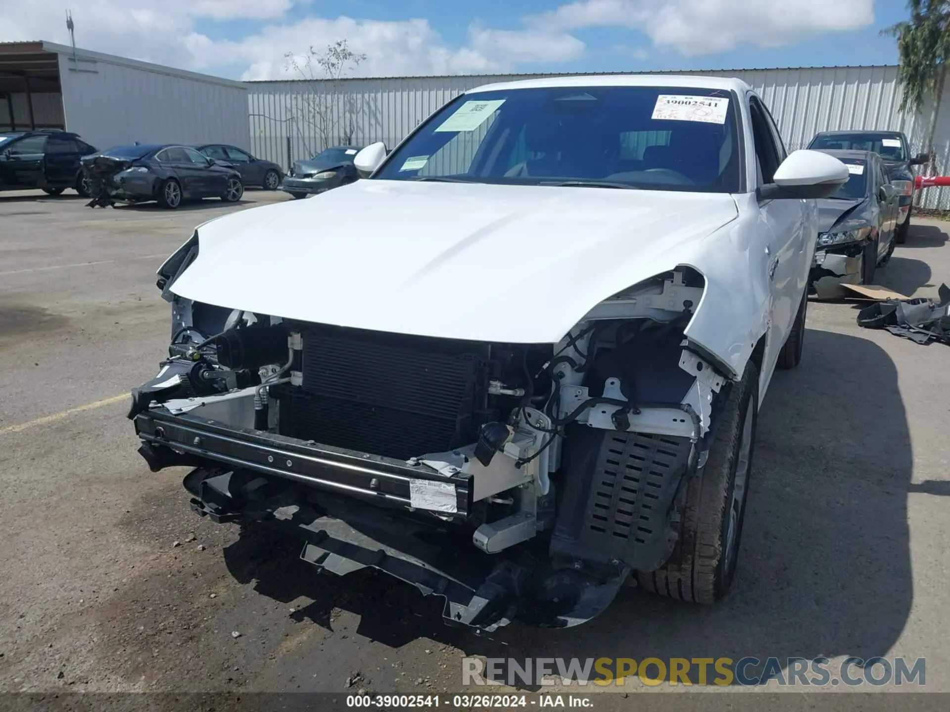 6 fotografías del automóvil dañado ZN682AVAXP7416108 MASERATI GRECALE 2023