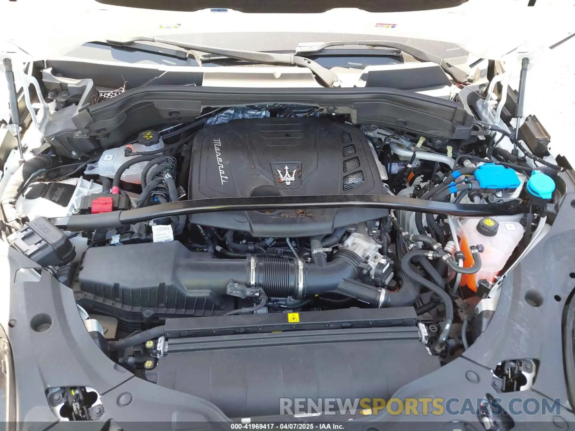 10 fotografías del automóvil dañado ZN682AVM6P7427195 MASERATI GRECALE 2023