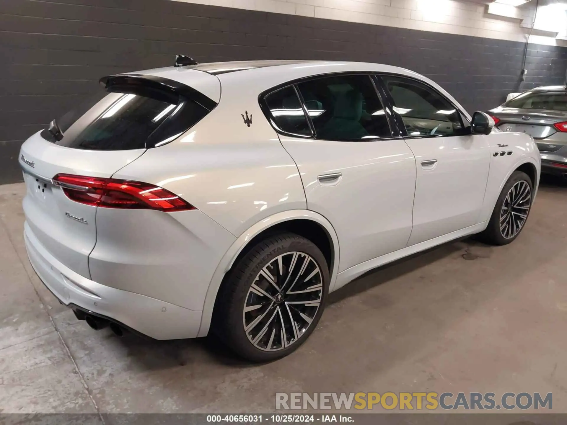4 fotografías del automóvil dañado ZN682AVM7P7407683 MASERATI GRECALE 2023