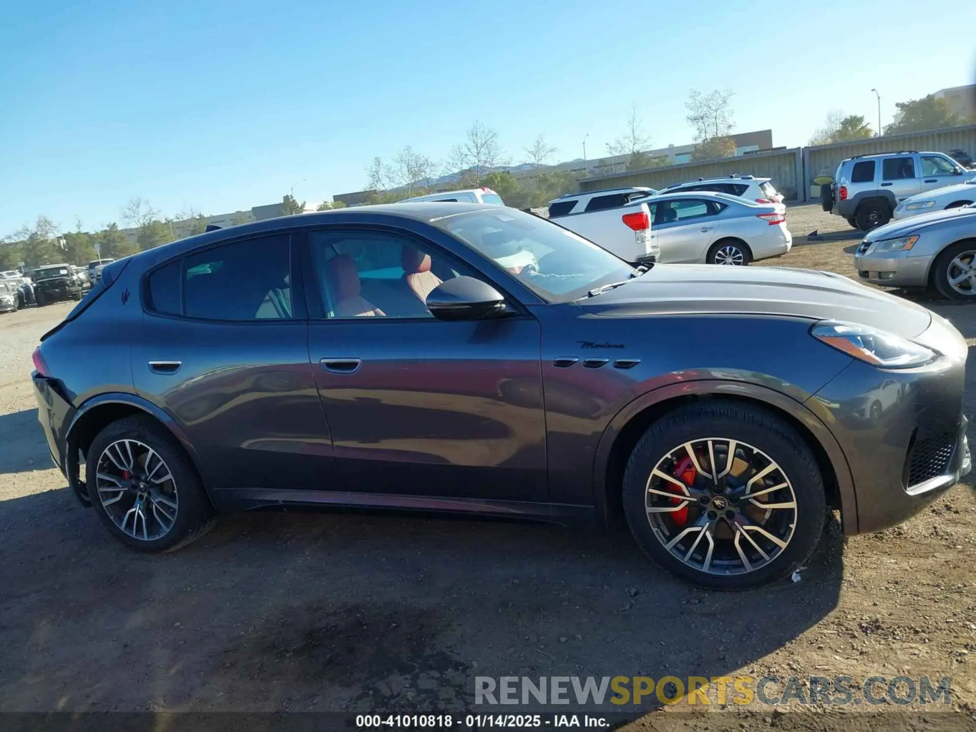 12 fotografías del automóvil dañado ZN682AVMXP7427250 MASERATI GRECALE 2023