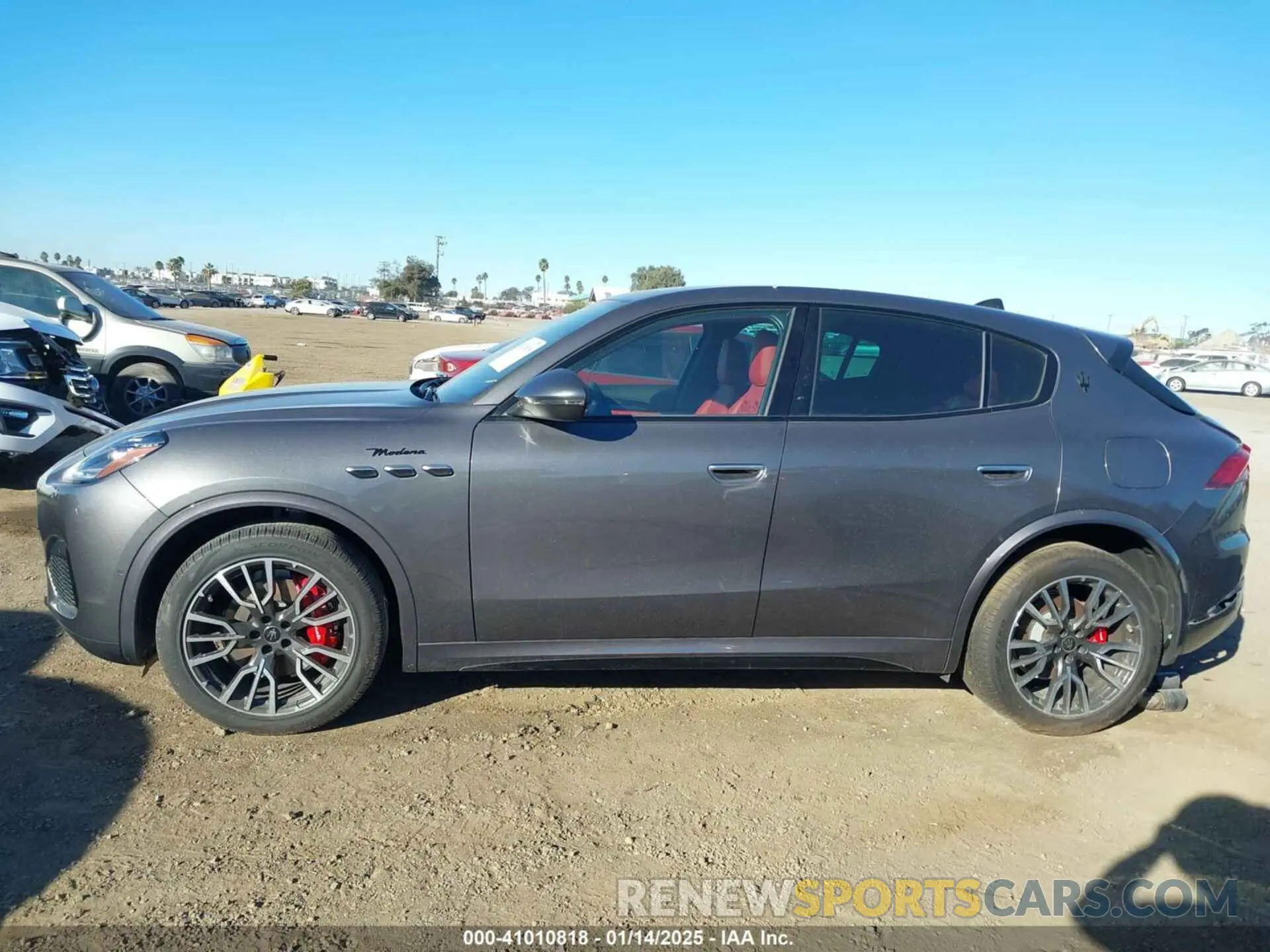 13 fotografías del automóvil dañado ZN682AVMXP7427250 MASERATI GRECALE 2023