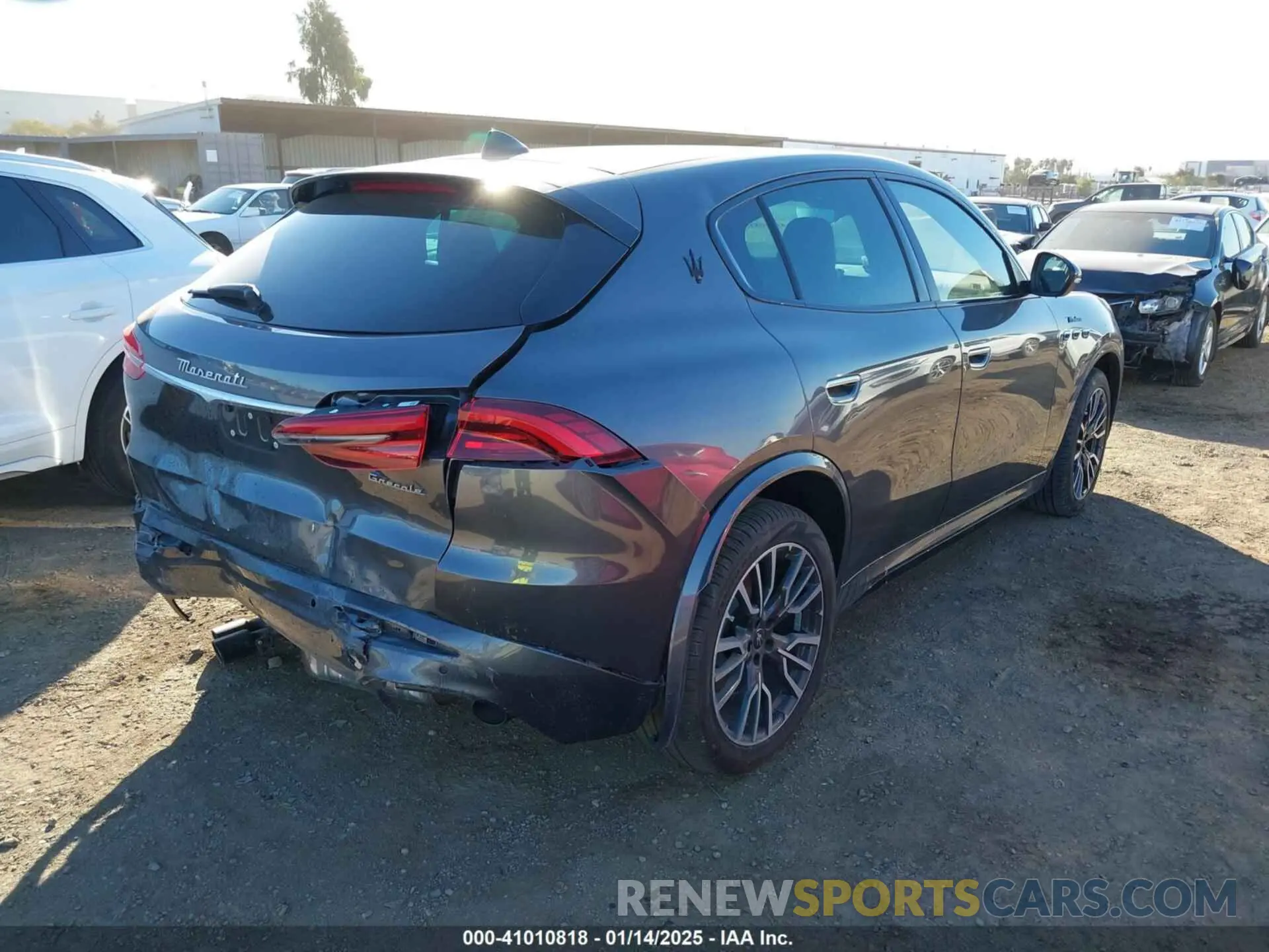 4 fotografías del automóvil dañado ZN682AVMXP7427250 MASERATI GRECALE 2023