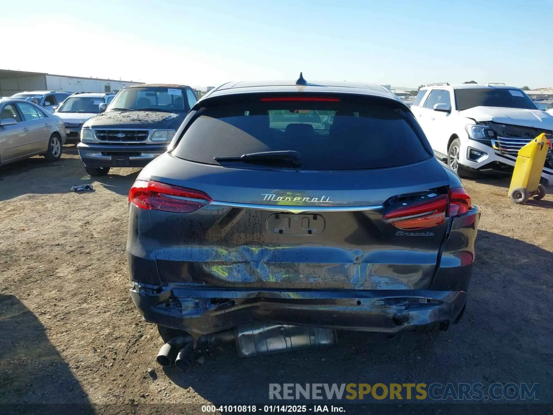 6 fotografías del automóvil dañado ZN682AVMXP7427250 MASERATI GRECALE 2023
