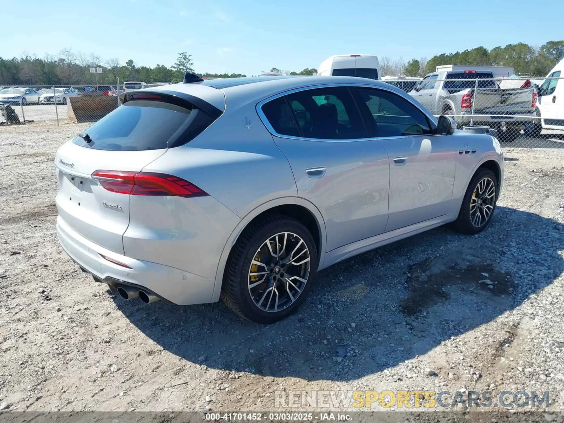 4 fotografías del automóvil dañado ZN6PMDAA7R7446246 MASERATI GRECALE 2024