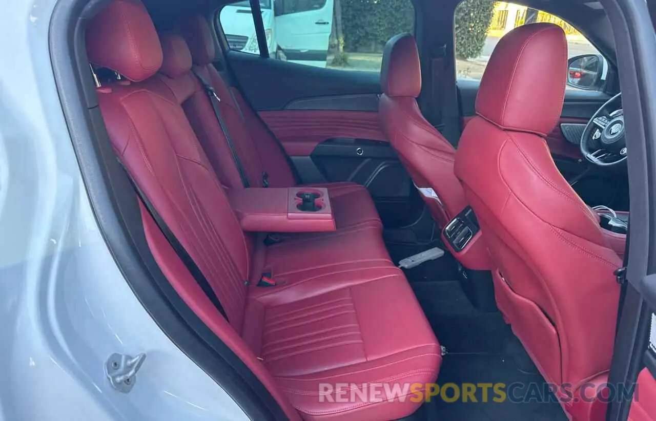 6 fotografías del automóvil dañado ZN682AVM1P7413141 MASERATI GRECALE MO 2023