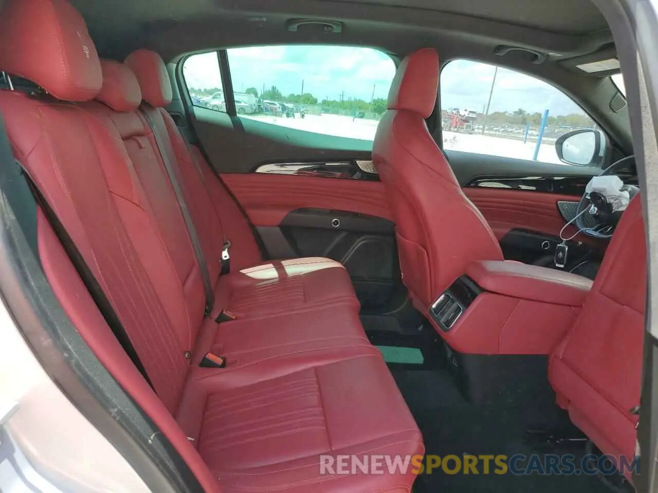 11 fotografías del automóvil dañado ZN682AVM3P7407857 MASERATI GRECALE MO 2023