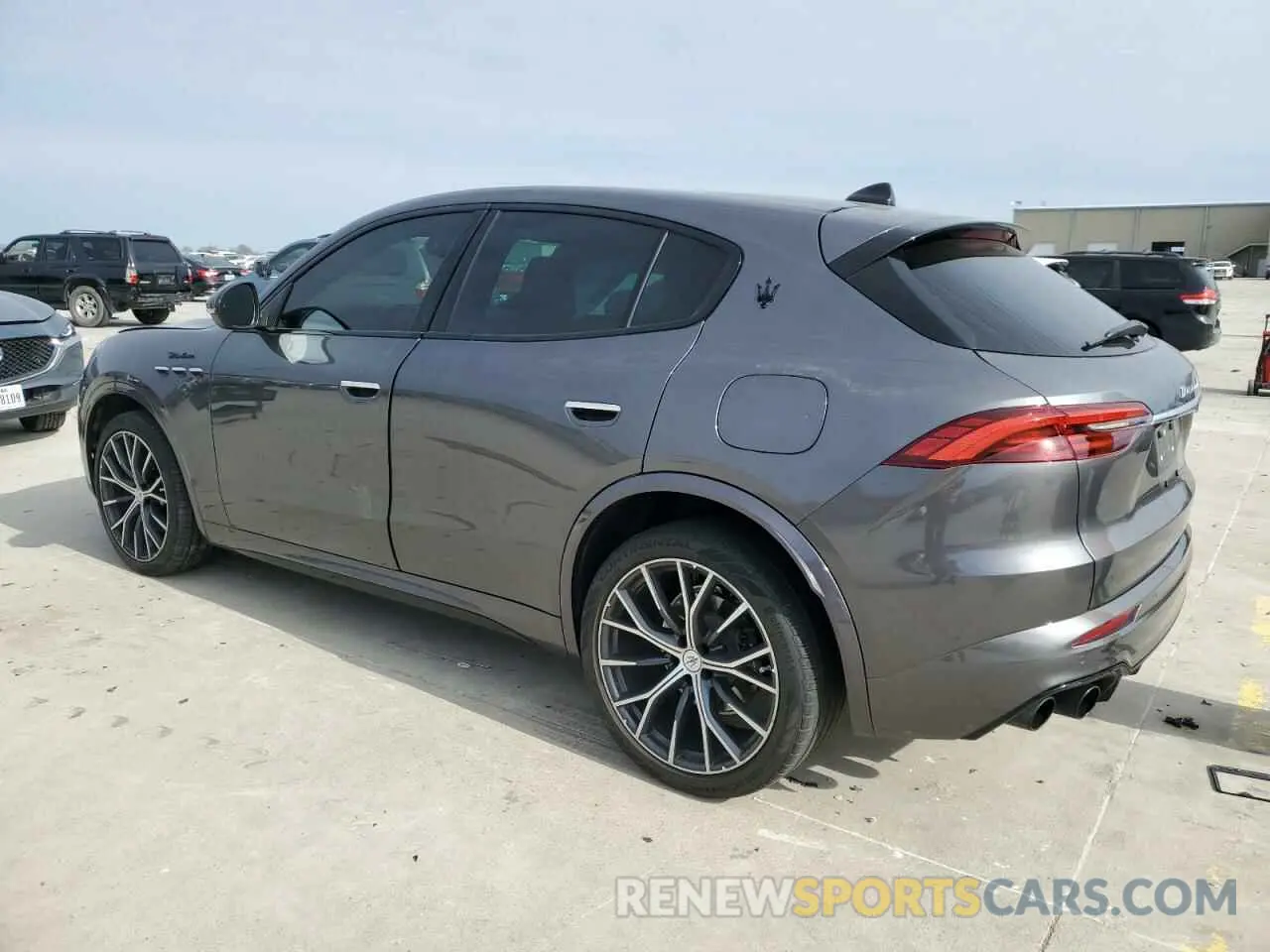 2 fotografías del automóvil dañado ZN682AVM8P7434729 MASERATI GRECALE MO 2023
