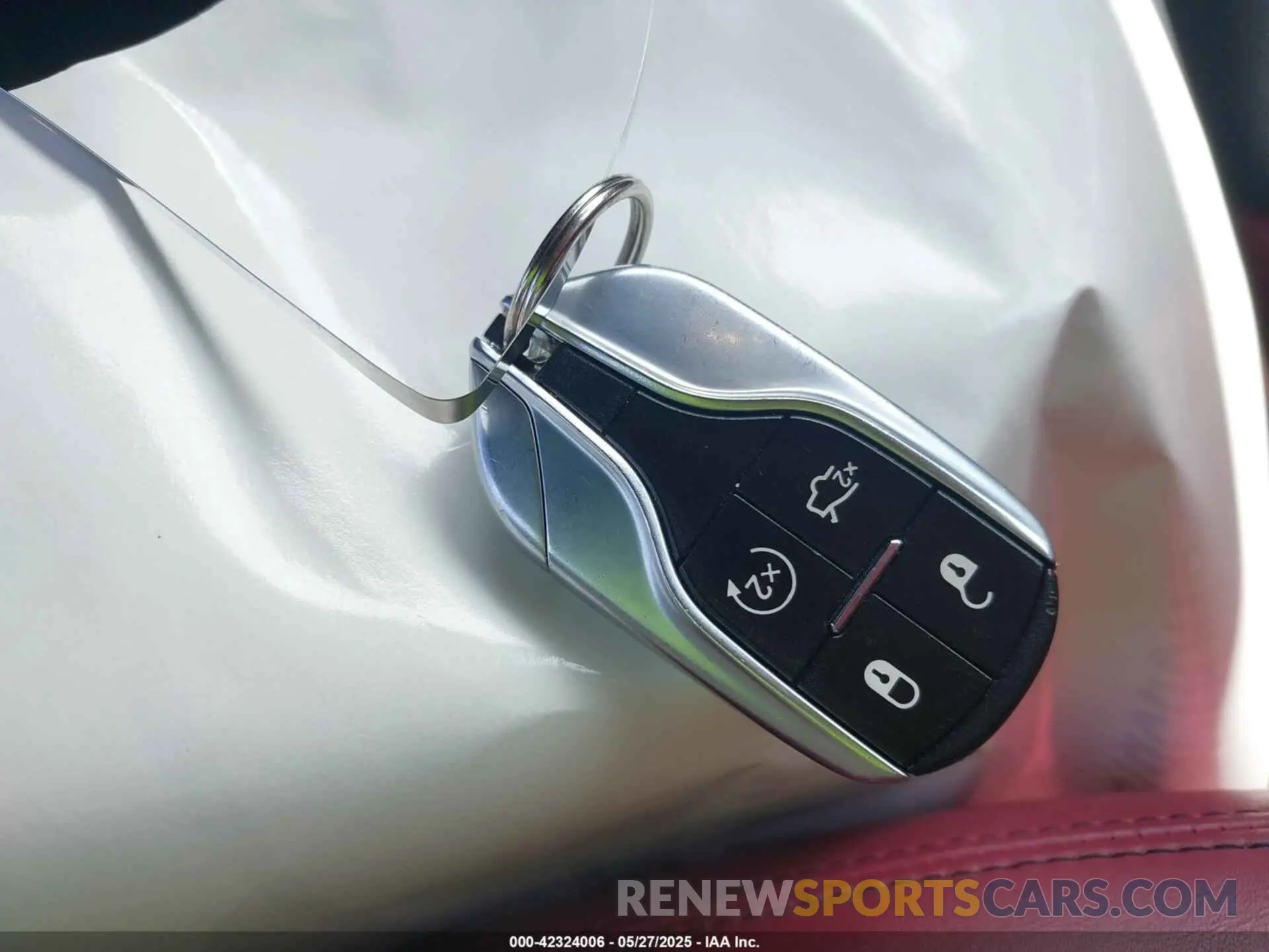 11 fotografías del automóvil dañado ZN661XUA2KX325342 MASERATI LEVANTE 2019