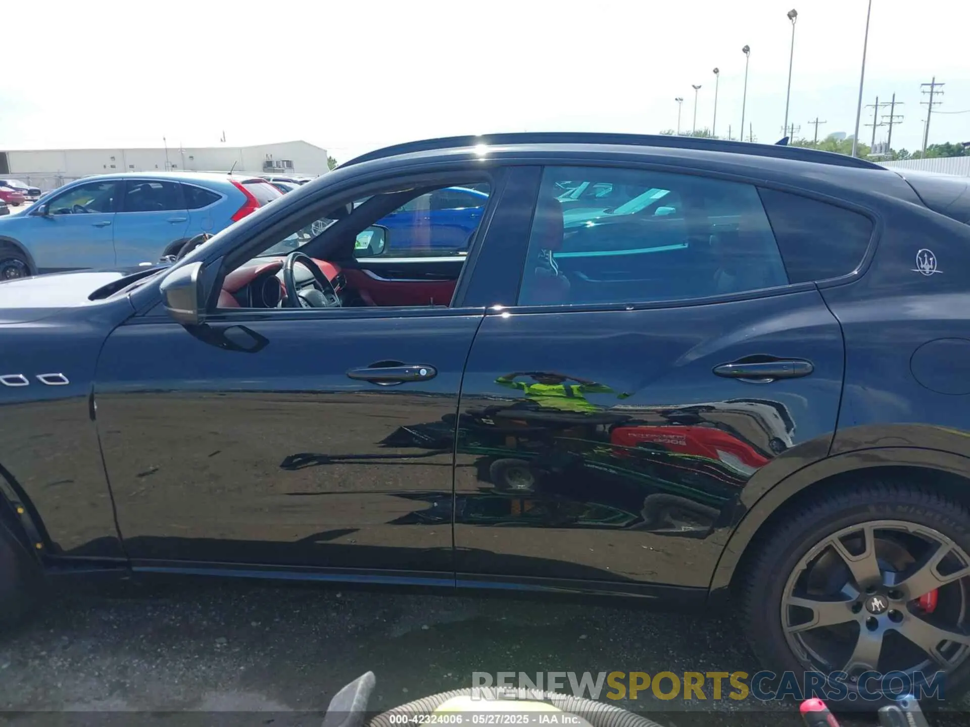 14 fotografías del automóvil dañado ZN661XUA2KX325342 MASERATI LEVANTE 2019