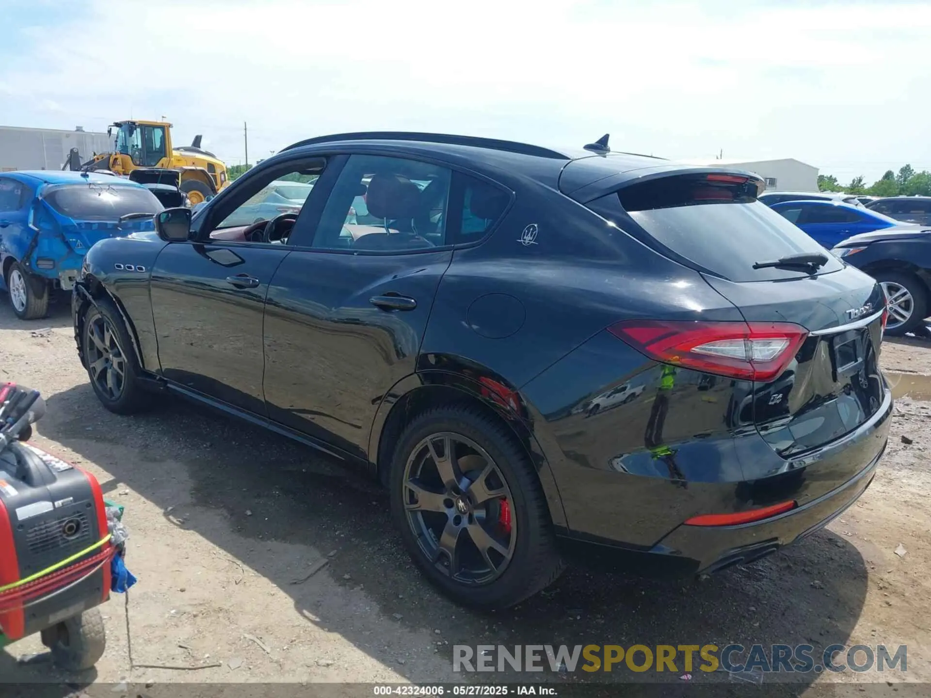 3 fotografías del automóvil dañado ZN661XUA2KX325342 MASERATI LEVANTE 2019