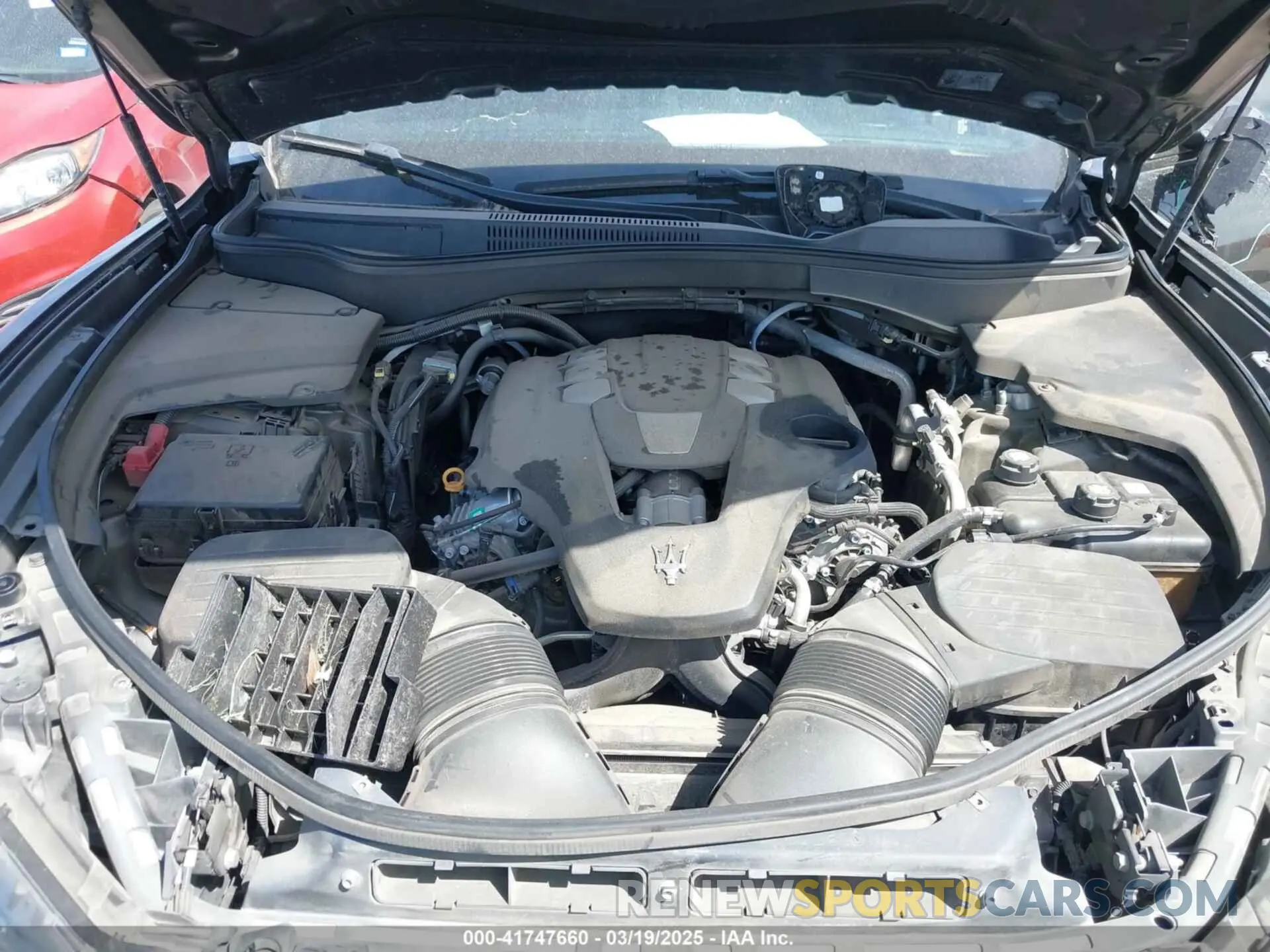 10 fotografías del automóvil dañado ZN661XUAXKX323919 MASERATI LEVANTE 2019