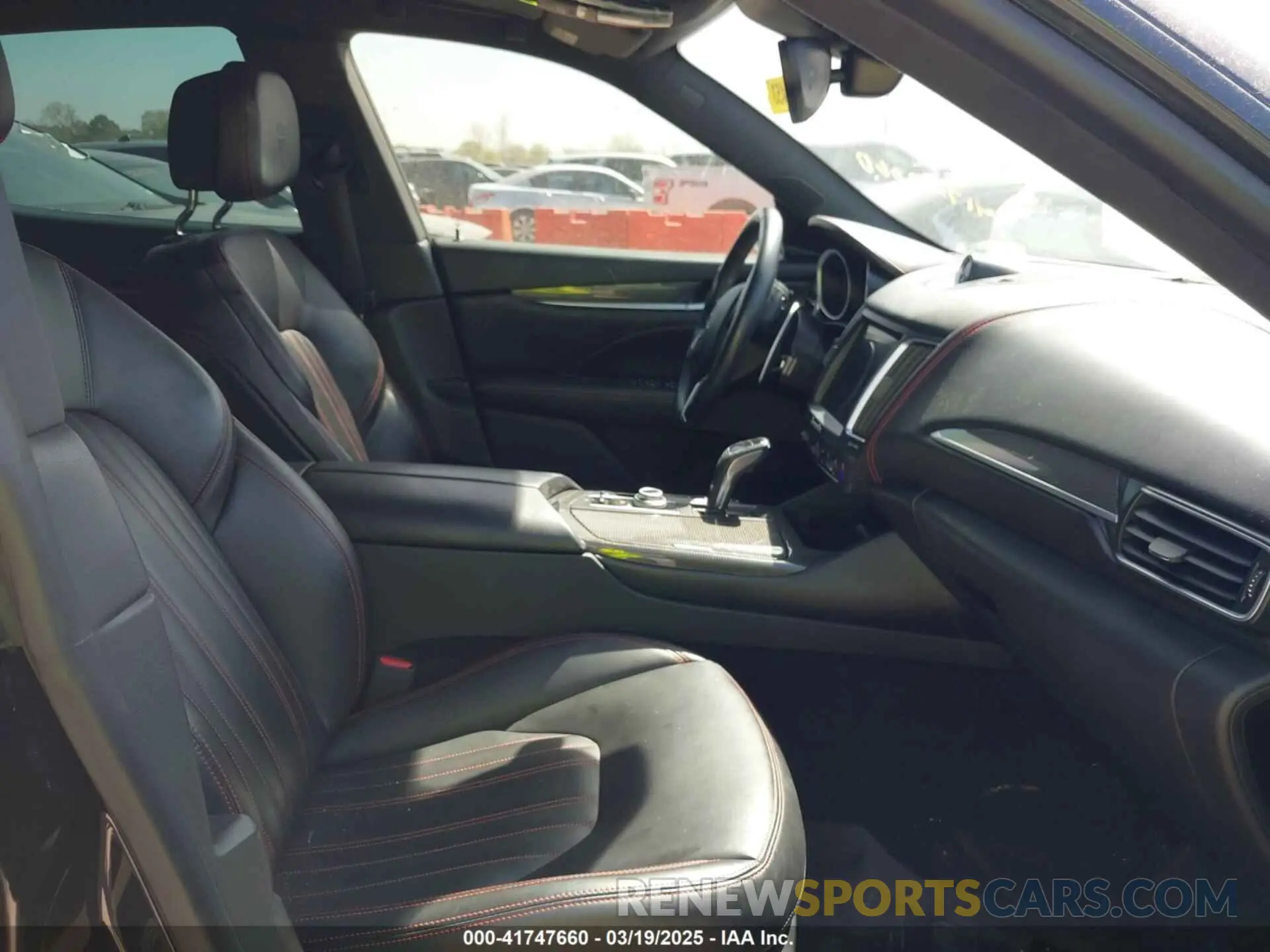 5 fotografías del automóvil dañado ZN661XUAXKX323919 MASERATI LEVANTE 2019