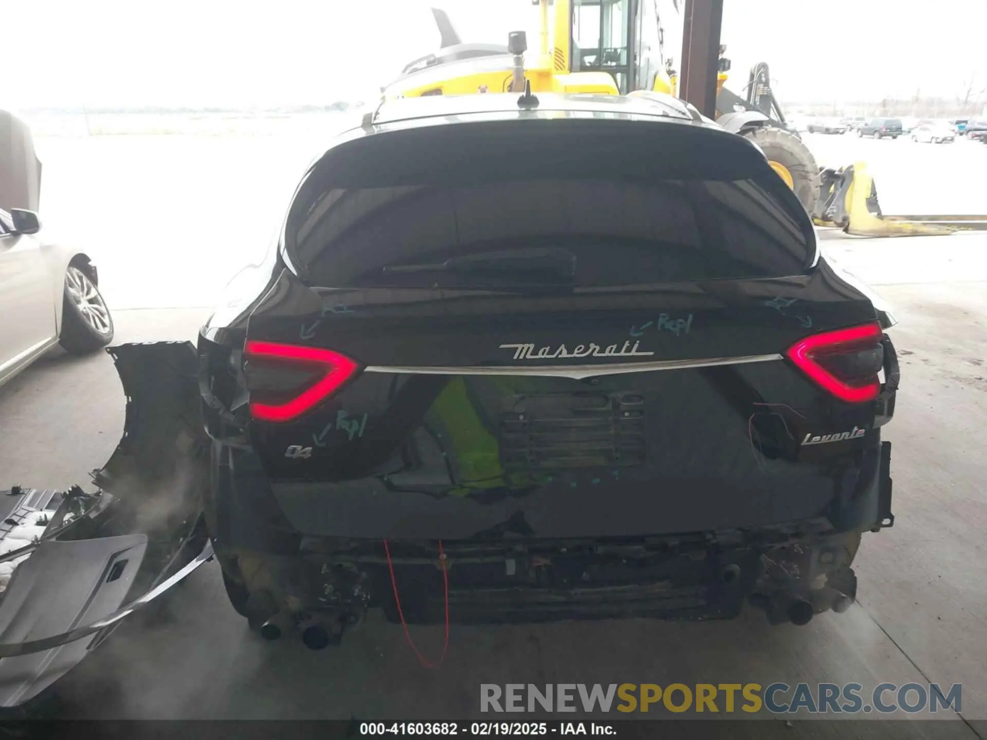 17 fotografías del automóvil dañado ZN661XUL4KX321570 MASERATI LEVANTE 2019