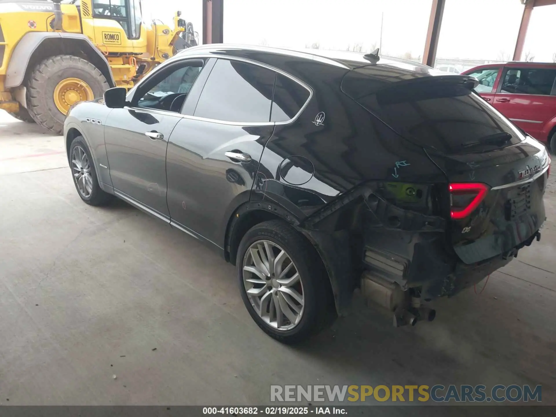 3 fotografías del automóvil dañado ZN661XUL4KX321570 MASERATI LEVANTE 2019