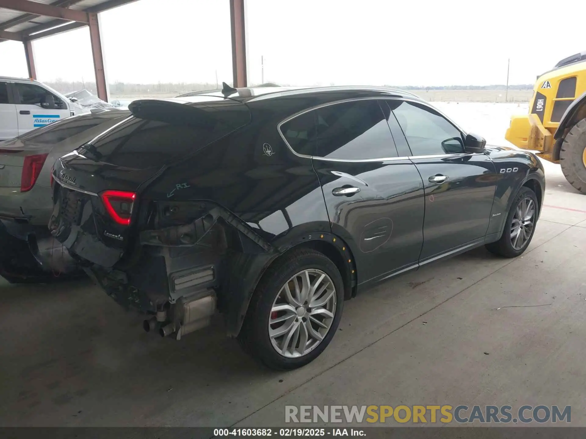 4 fotografías del automóvil dañado ZN661XUL4KX321570 MASERATI LEVANTE 2019