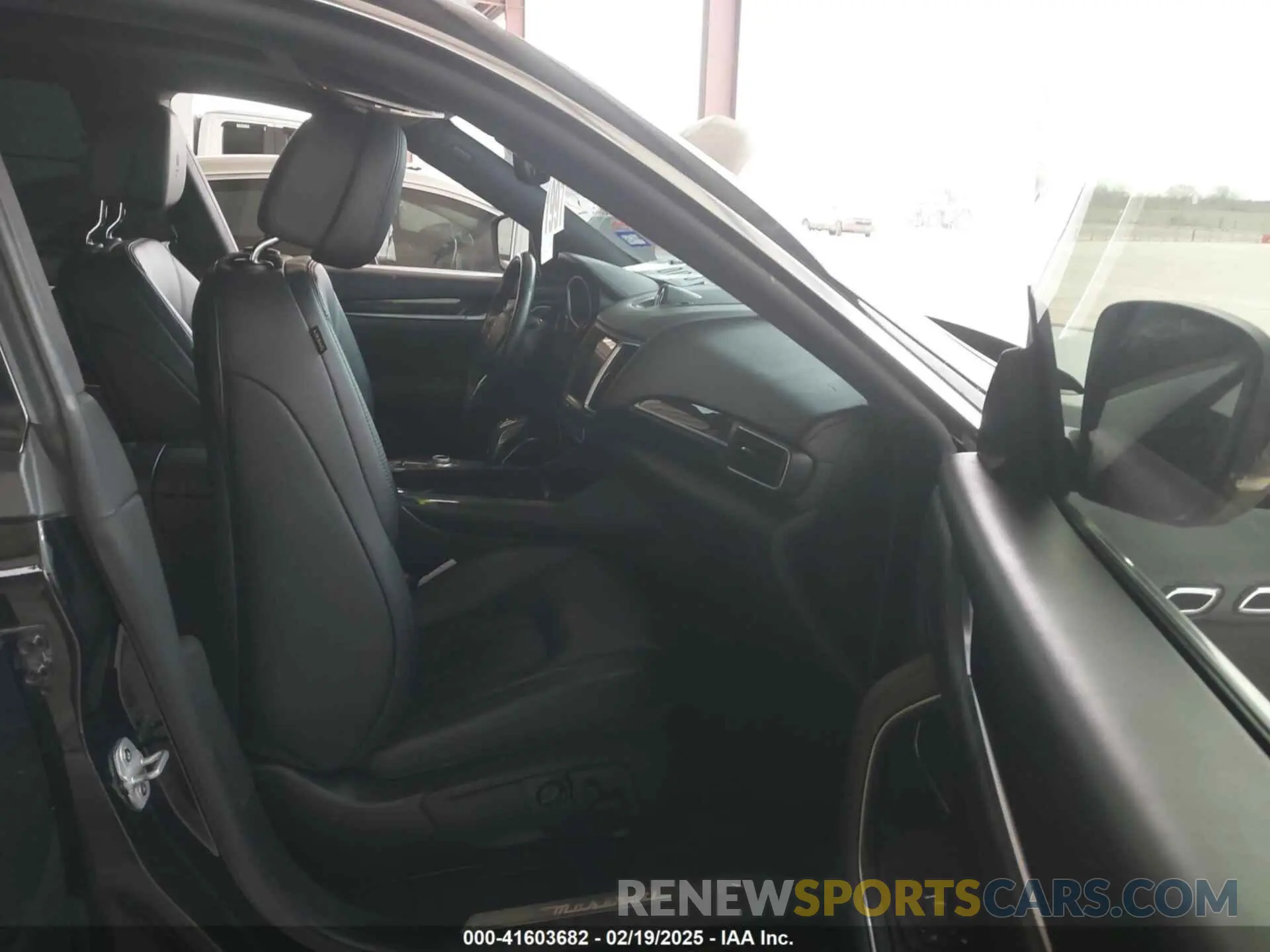 5 fotografías del automóvil dañado ZN661XUL4KX321570 MASERATI LEVANTE 2019