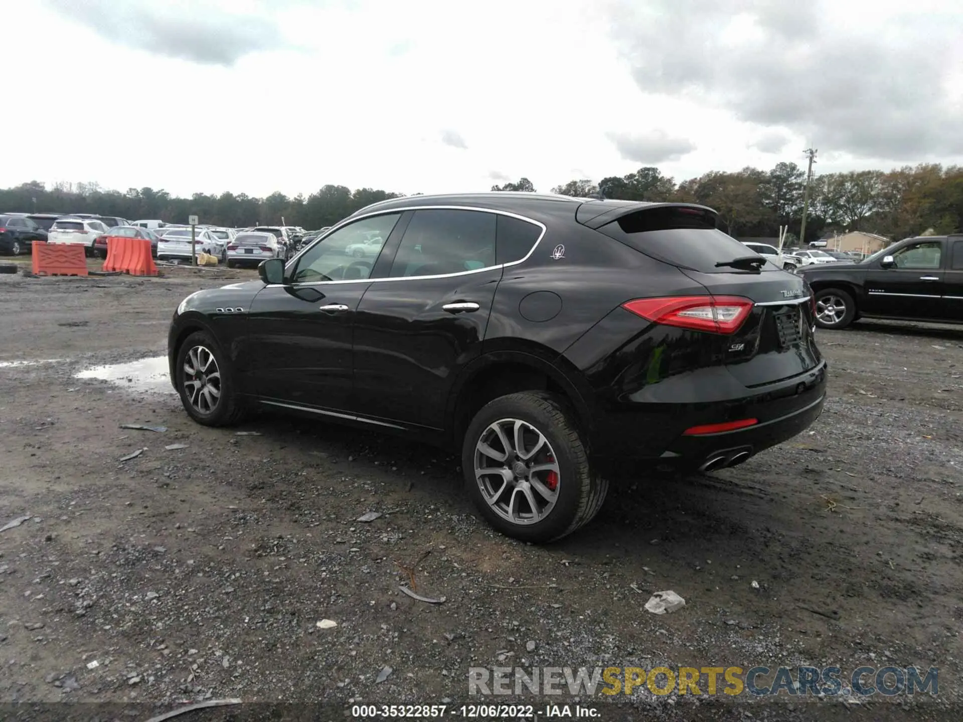 3 fotografías del automóvil dañado ZN661YUA1KX322194 MASERATI LEVANTE 2019